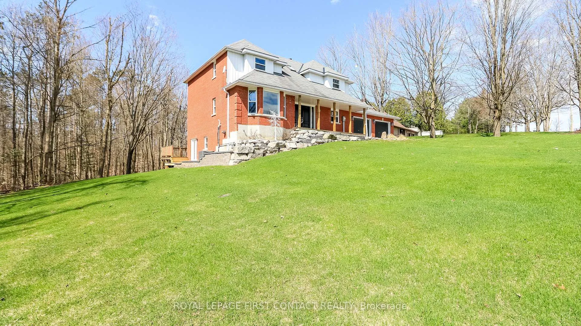 Photo 4 of 602 Scarlett Line, Springwater, Rural Springwater — HOMEH