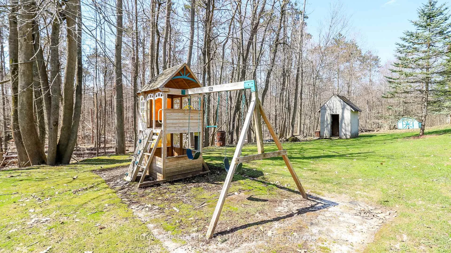 Photo 18 of 602 Scarlett Line, Springwater, Rural Springwater — HOMEH