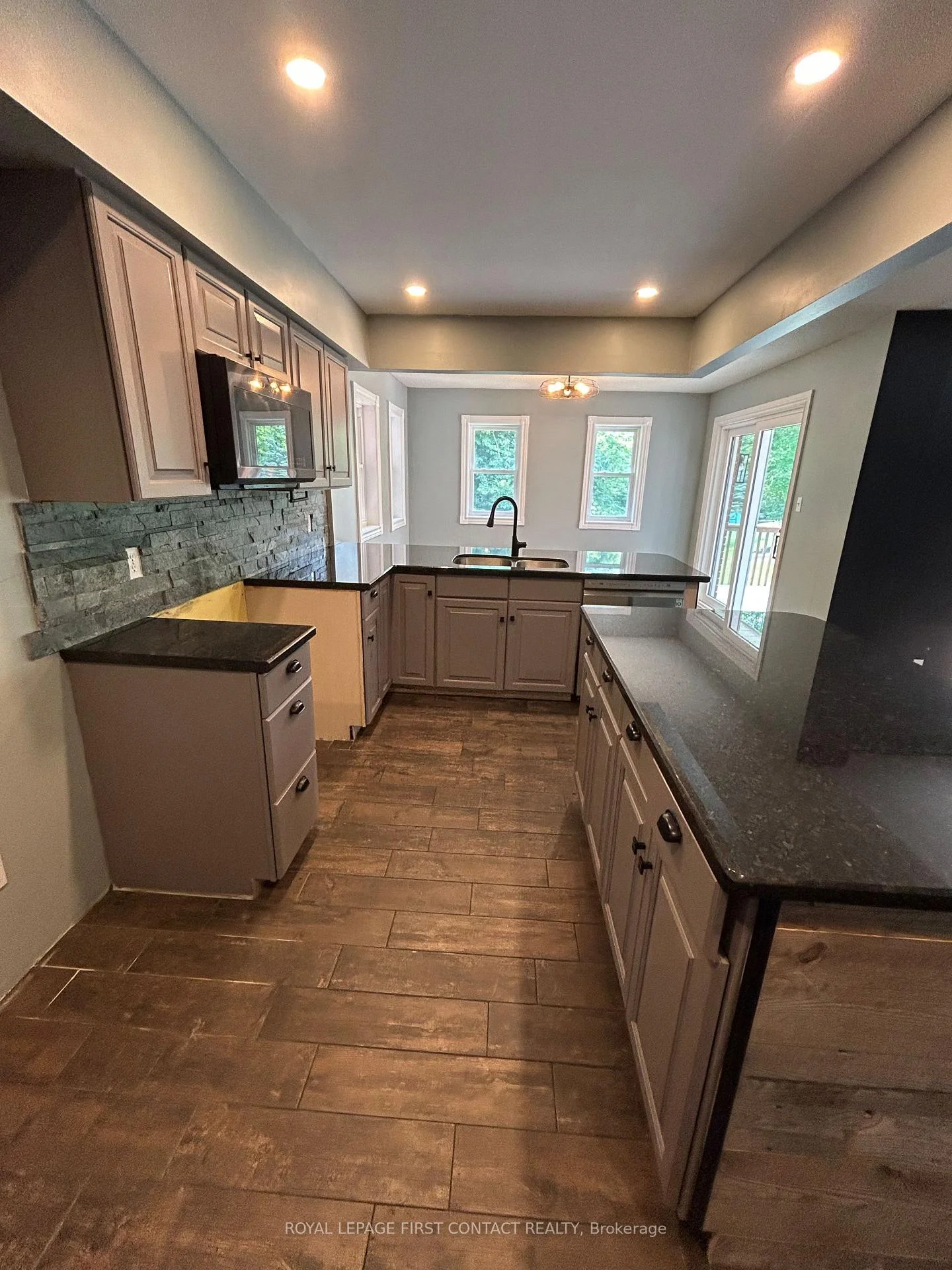 Photo 41 of 602 Scarlett Line, Springwater, Rural Springwater — HOMEH