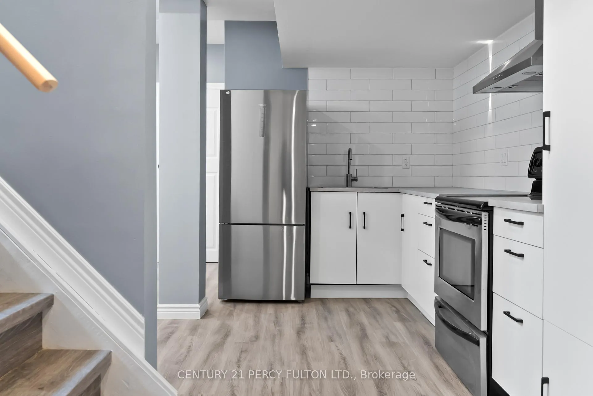 Photo 9 of 89 Liberty Street S, Clarington, Bowmanville — HOMEH