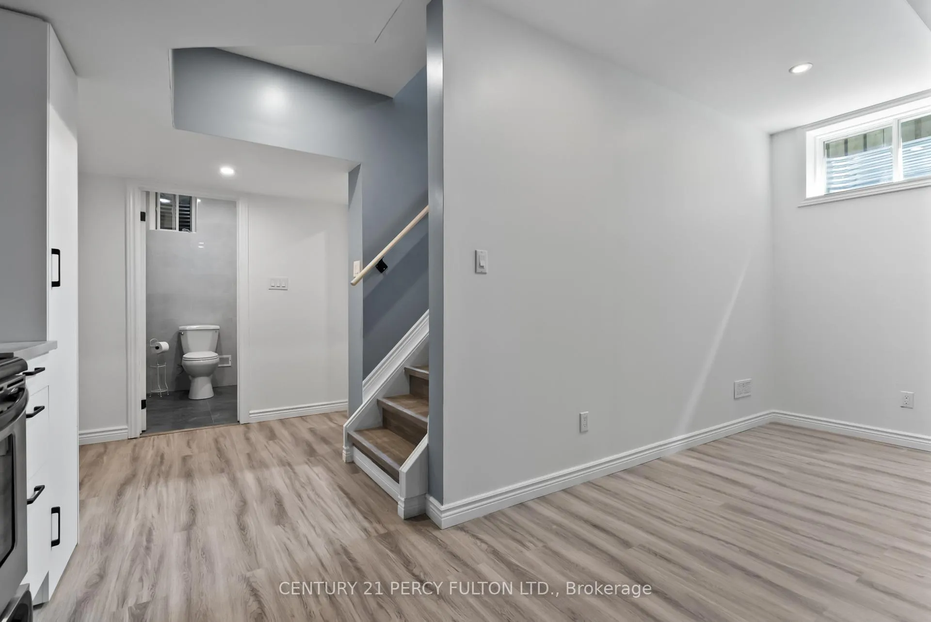 Photo 10 of 89 Liberty Street S, Clarington, Bowmanville — HOMEH