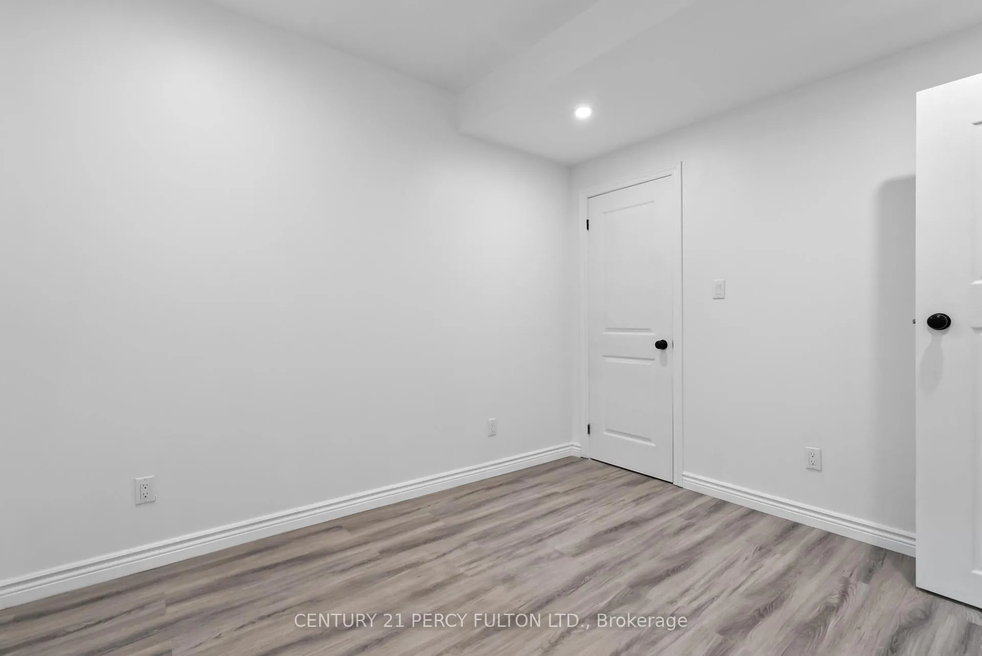 Photo 28 of 89 Liberty Street S, Clarington, Bowmanville — HOMEH