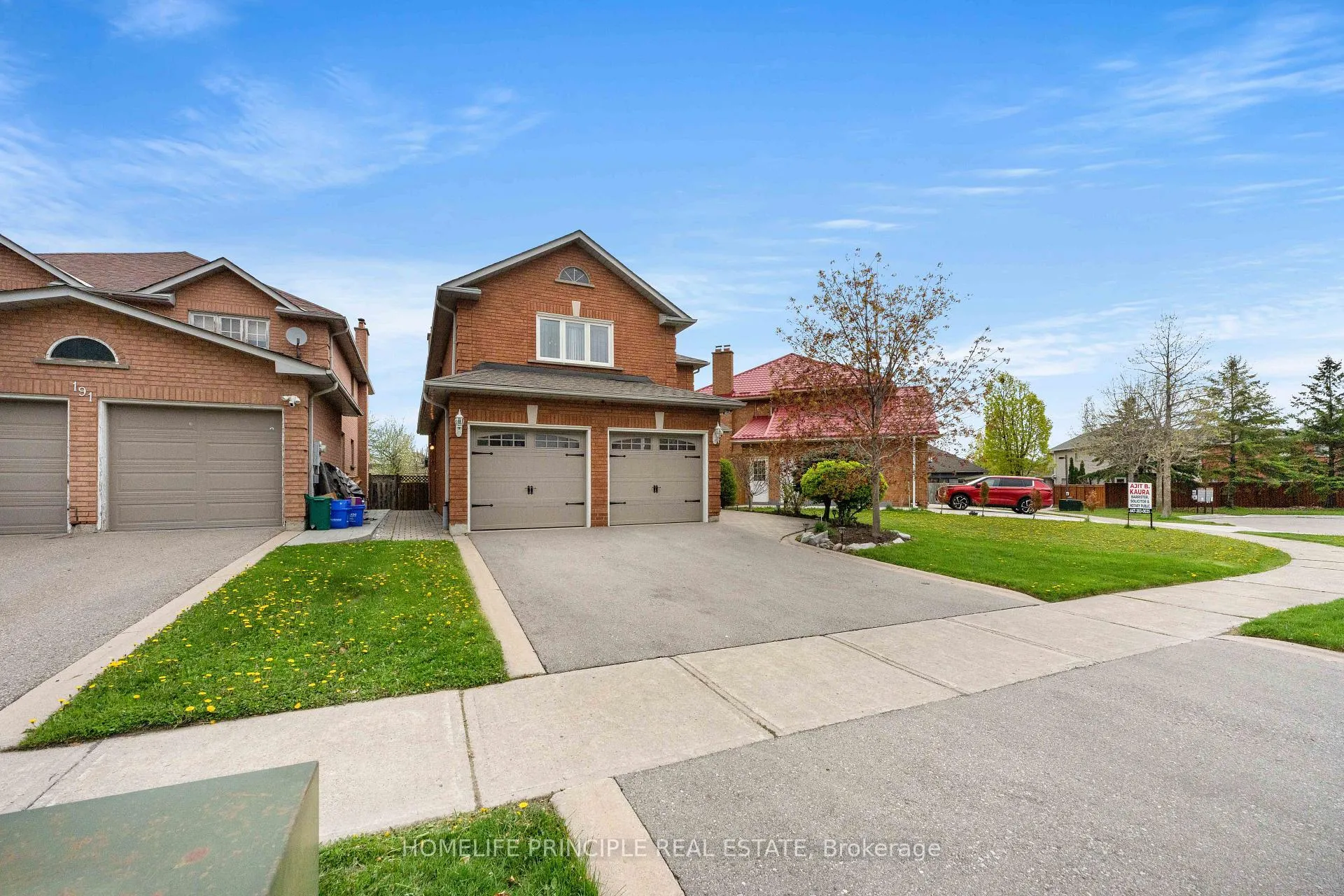 Photo 2 of 195 View North Court, Vaughan, West Woodbridge — HOMEH