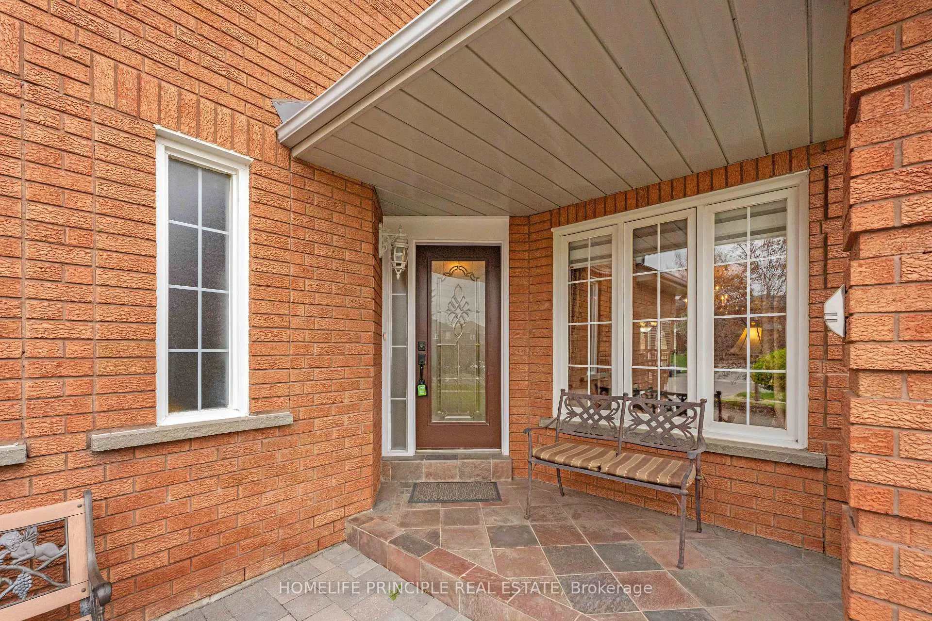 Photo 3 of 195 View North Court, Vaughan, West Woodbridge — HOMEH