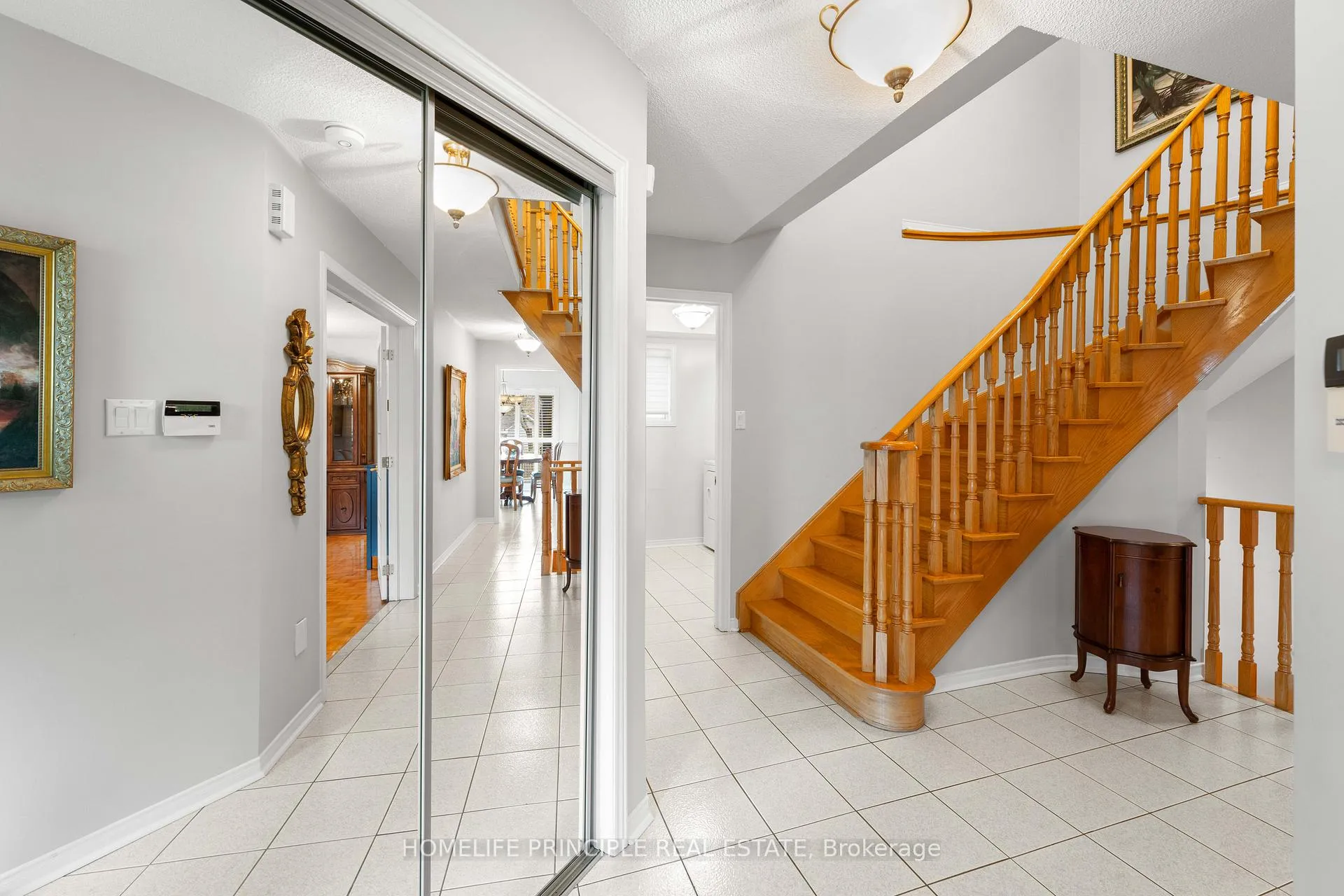 Photo 5 of 195 View North Court, Vaughan, West Woodbridge — HOMEH