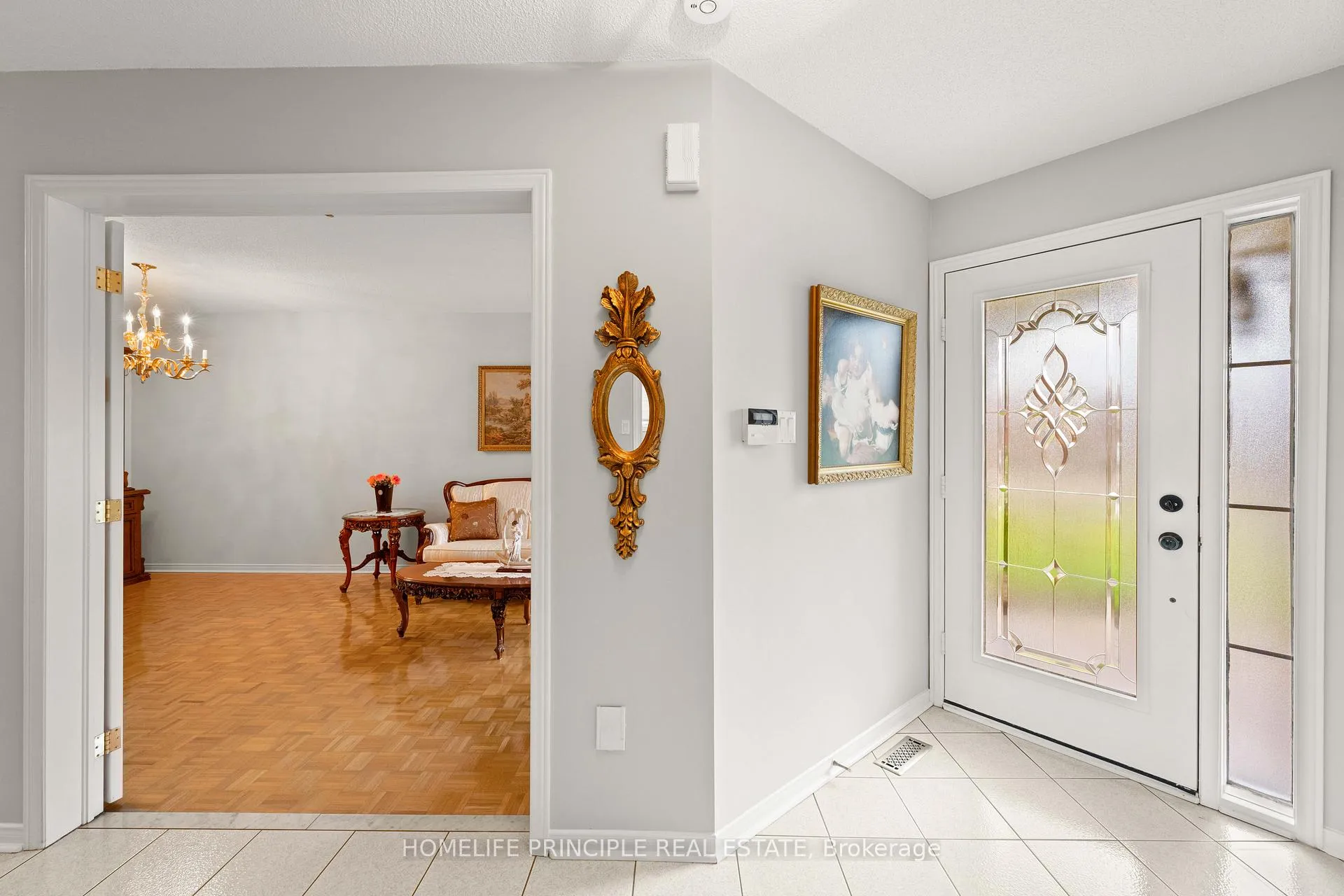 Photo 7 of 195 View North Court, Vaughan, West Woodbridge — HOMEH
