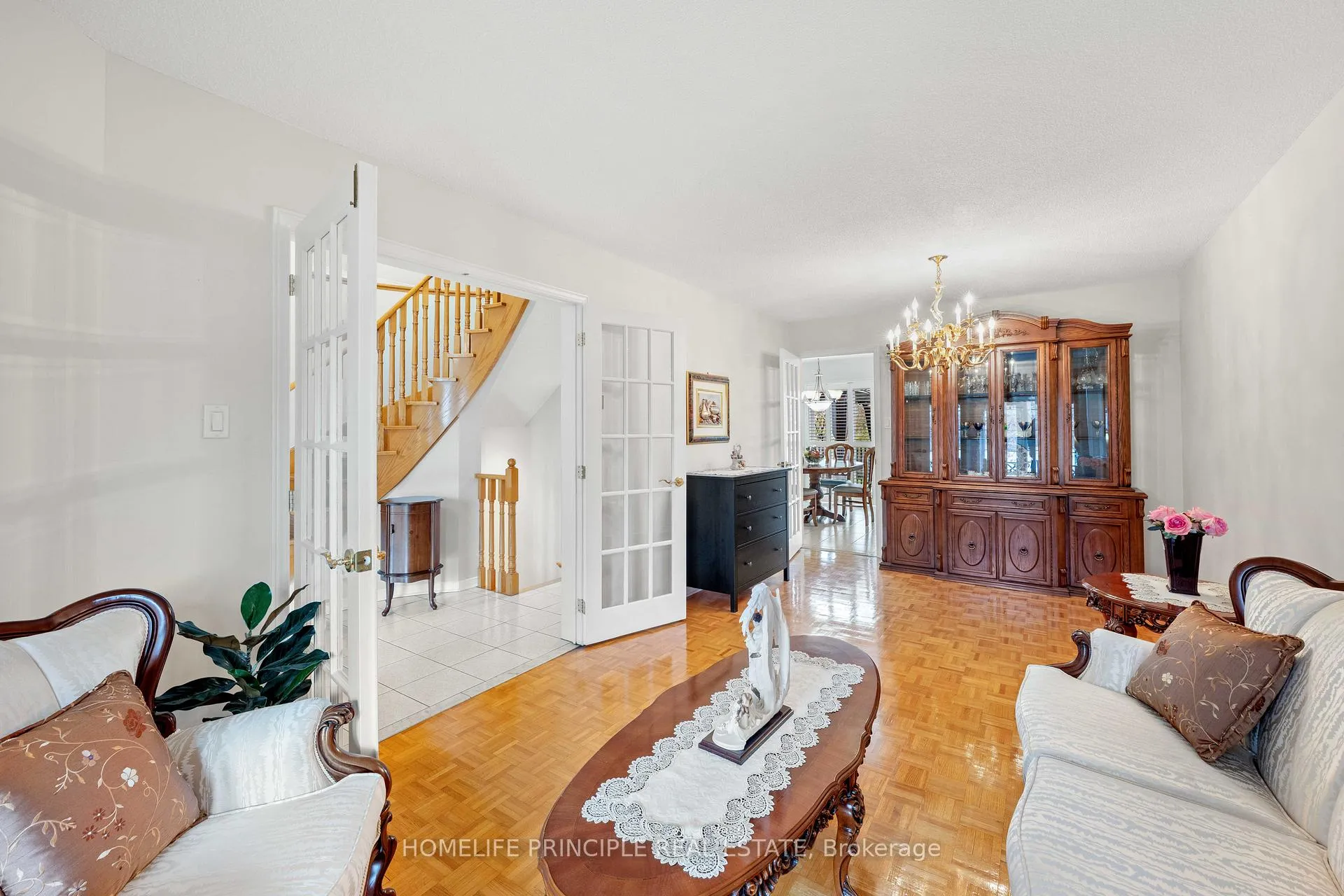 Photo 9 of 195 View North Court, Vaughan, West Woodbridge — HOMEH