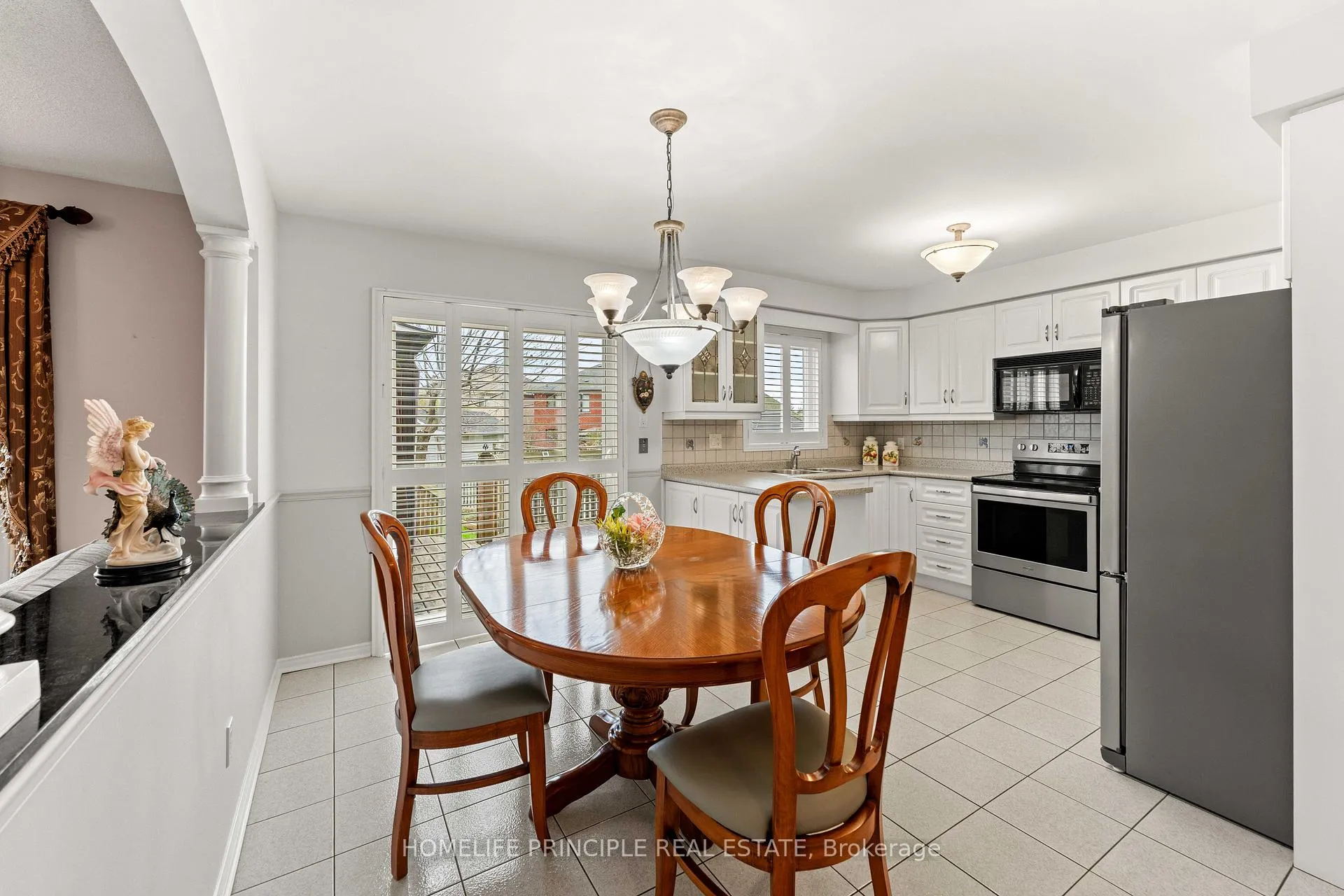 Photo 12 of 195 View North Court, Vaughan, West Woodbridge — HOMEH