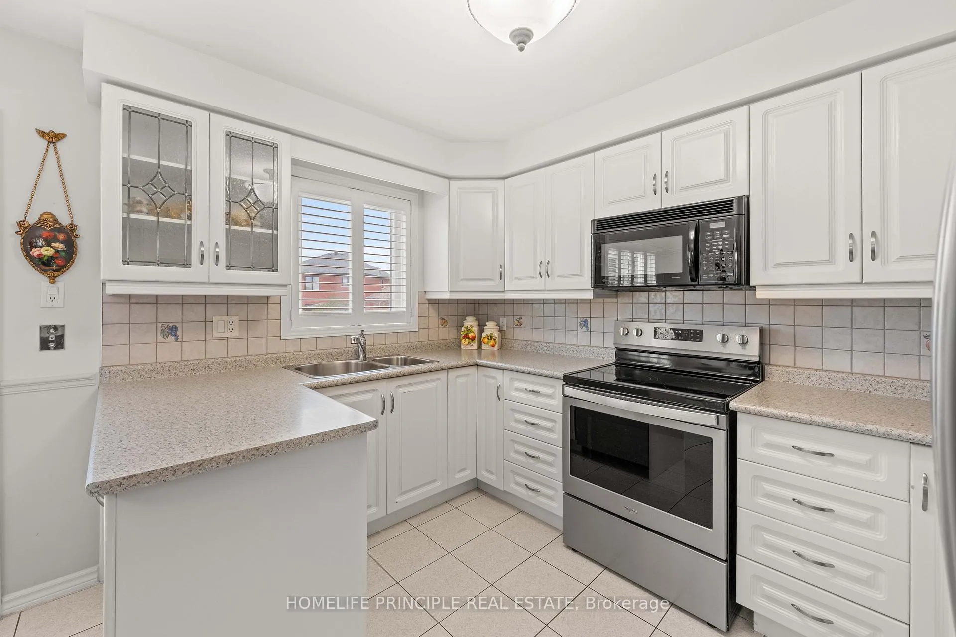 Photo 14 of 195 View North Court, Vaughan, West Woodbridge — HOMEH