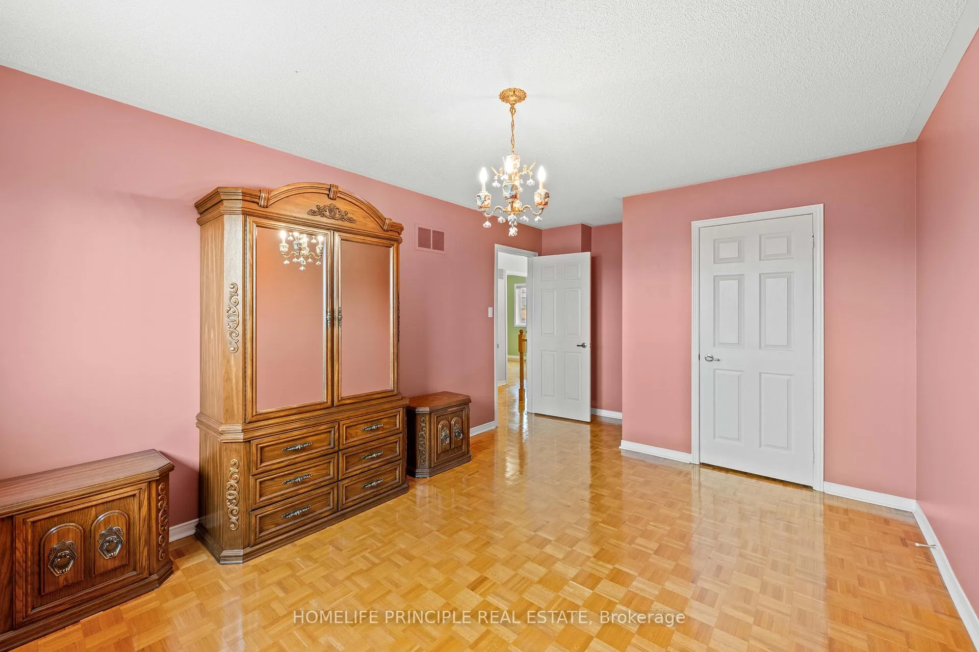 Photo 33 of 195 View North Court, Vaughan, West Woodbridge — HOMEH