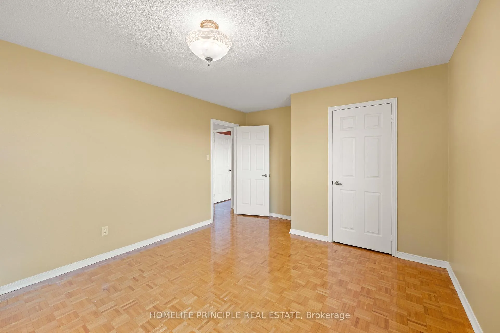 Photo 35 of 195 View North Court, Vaughan, West Woodbridge — HOMEH