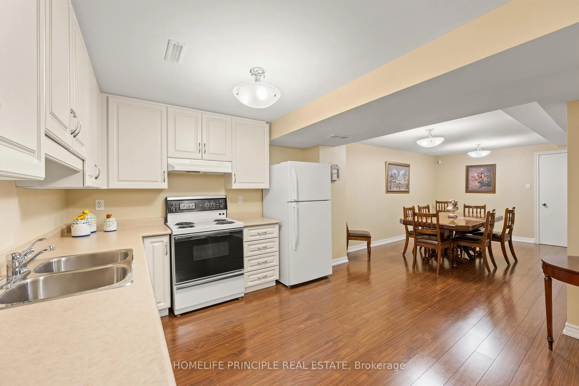 Photo 41 of 195 View North Court, Vaughan, West Woodbridge — HOMEH