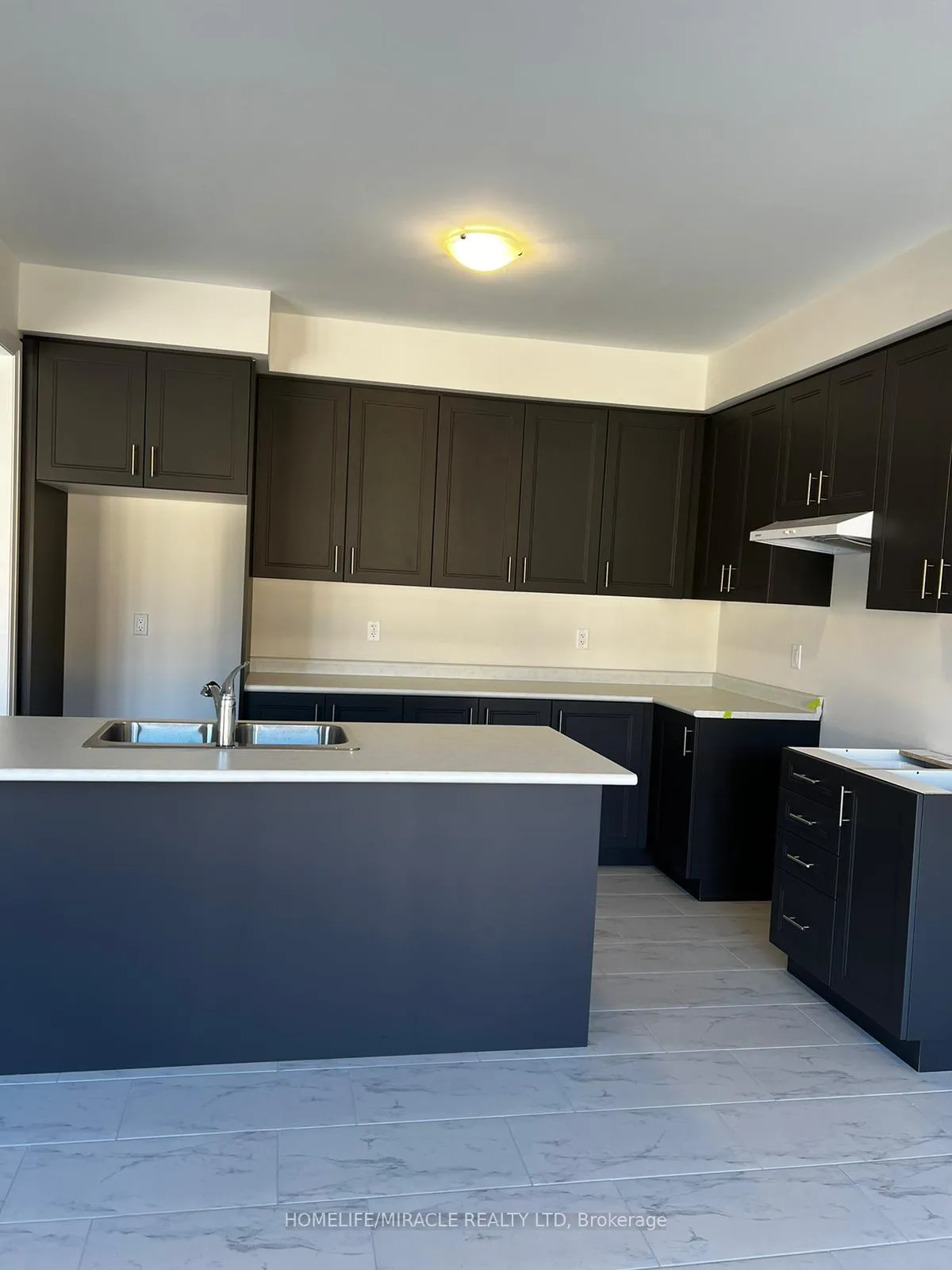 Photo 2 of 13 Federica Crescent, Wasaga Beach — HOMEH