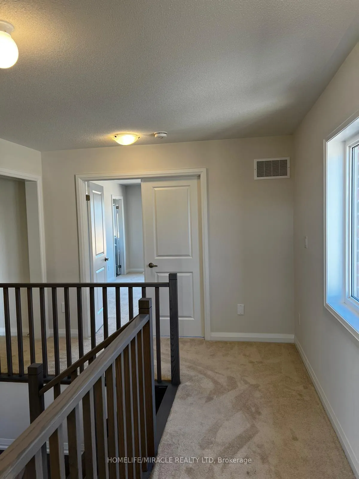 Photo 11 of 13 Federica Crescent, Wasaga Beach — HOMEH