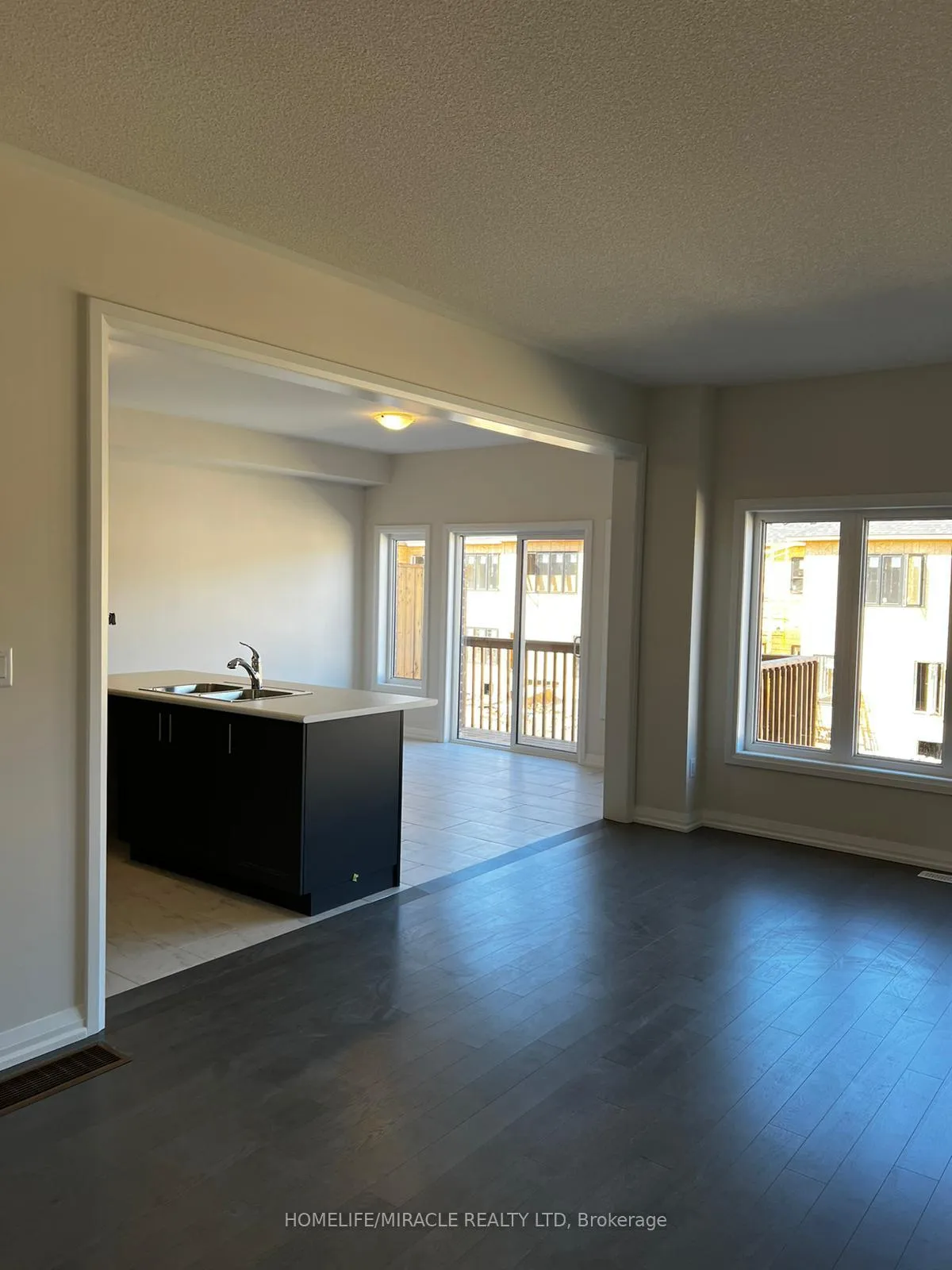 Photo 19 of 13 Federica Crescent, Wasaga Beach — HOMEH