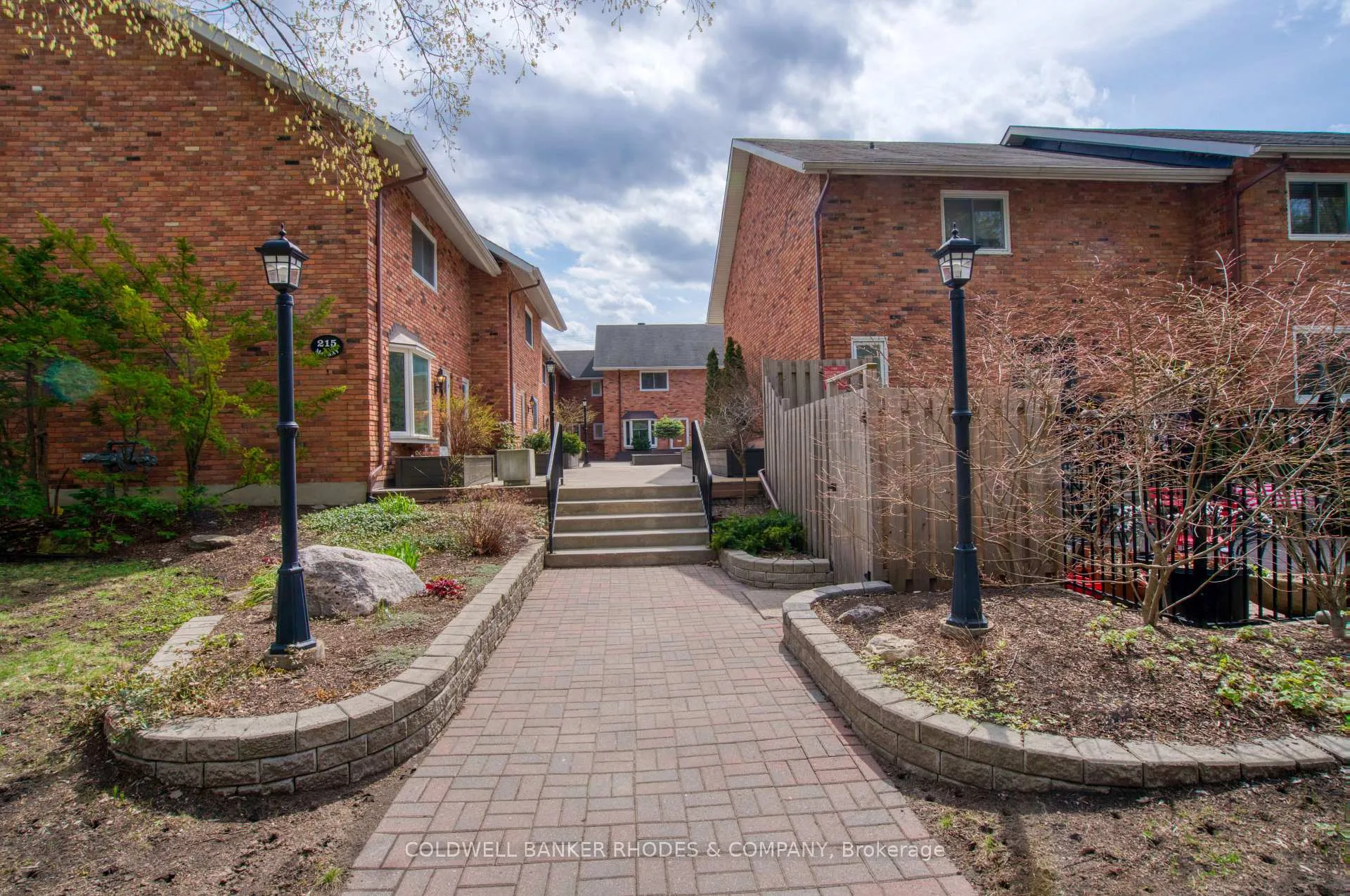 Photo 1 of Unit 9, 215 MacKay Street, Ottawa, New Edinburgh — HOMEH