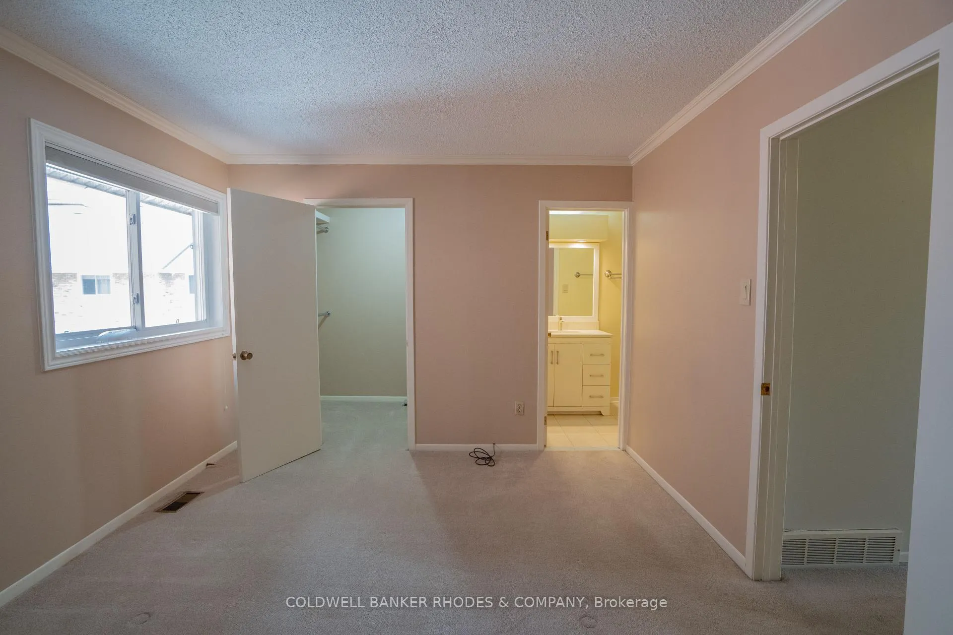 Photo 18 of Unit 9, 215 MacKay Street, Ottawa, New Edinburgh — HOMEH