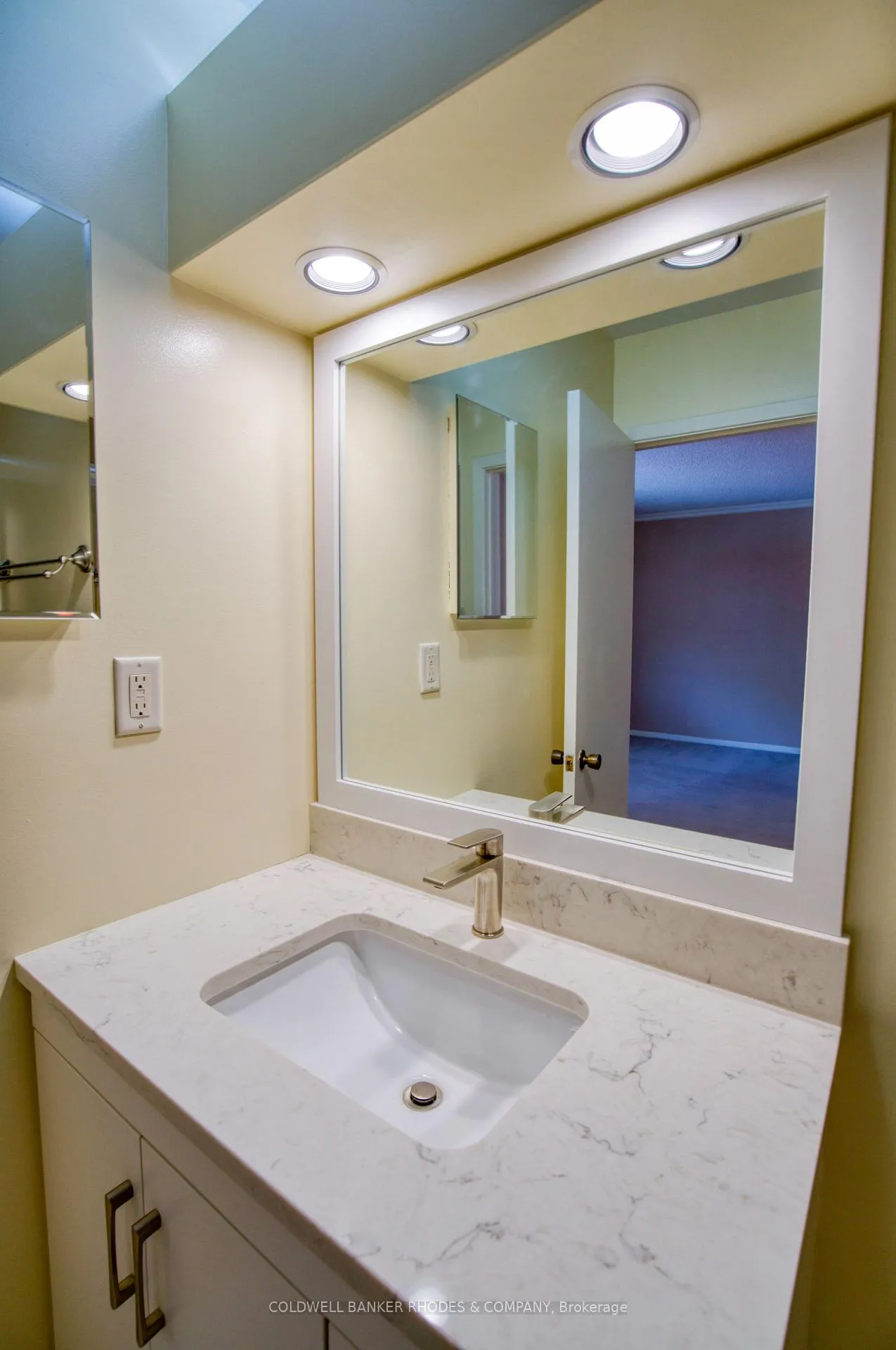 Photo 20 of Unit 9, 215 MacKay Street, Ottawa, New Edinburgh — HOMEH