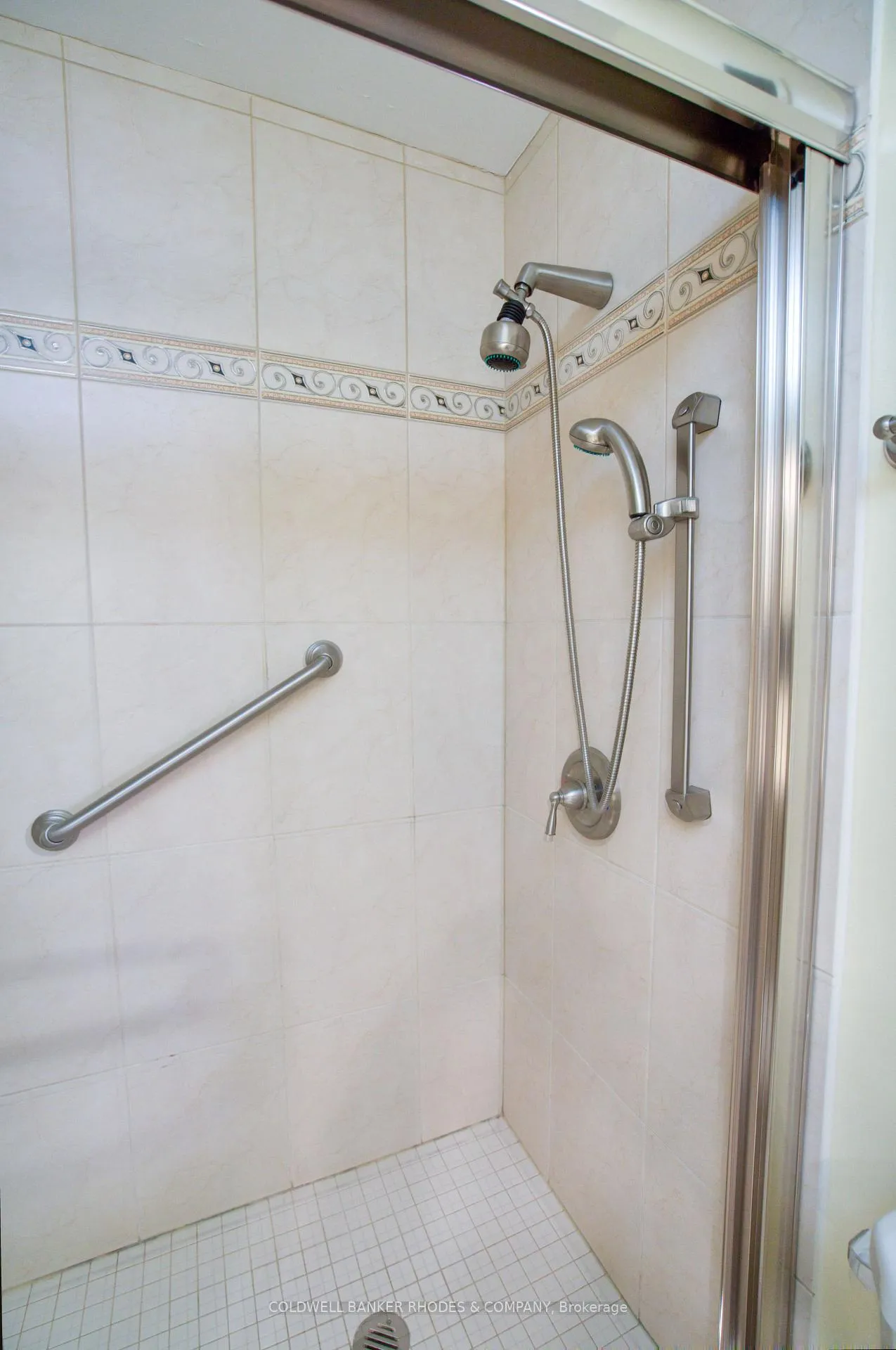 Photo 21 of Unit 9, 215 MacKay Street, Ottawa, New Edinburgh — HOMEH