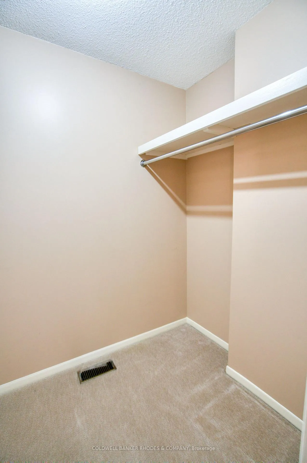 Photo 23 of Unit 9, 215 MacKay Street, Ottawa, New Edinburgh — HOMEH