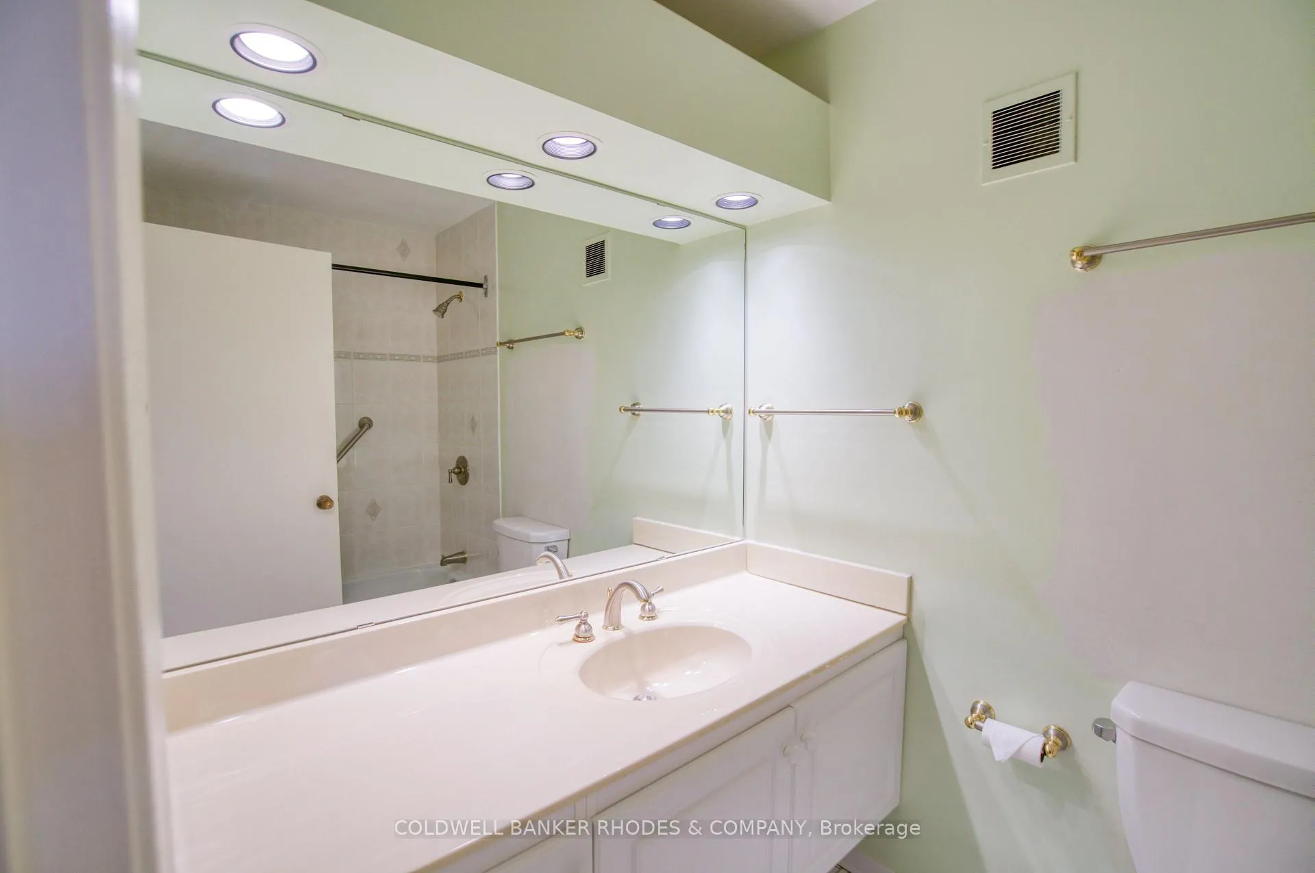 Photo 26 of Unit 9, 215 MacKay Street, Ottawa, New Edinburgh — HOMEH