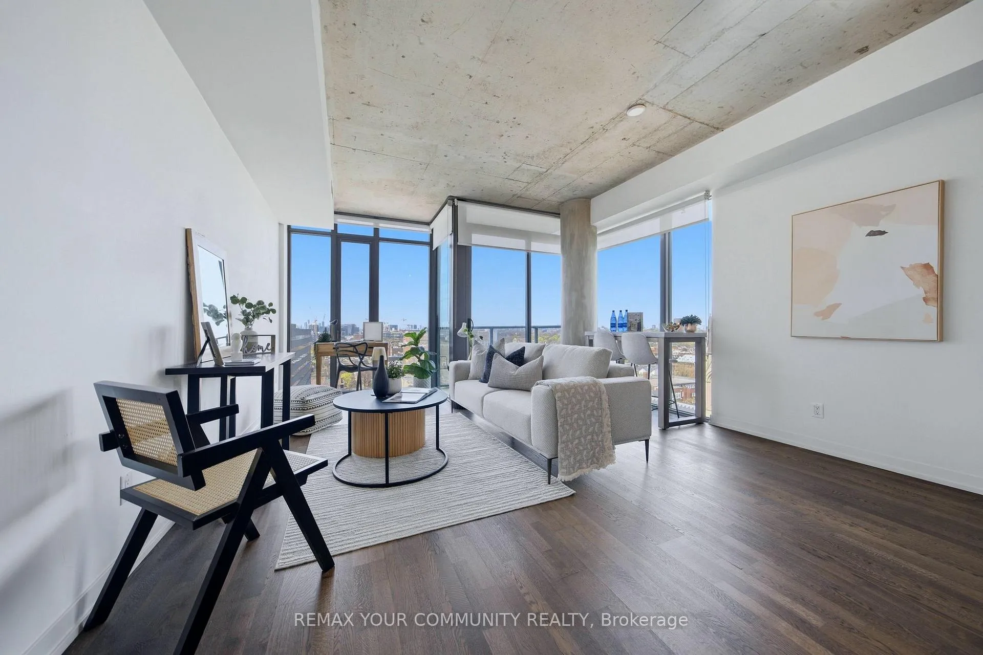 Photo 3 of Unit 1307, 95 Bathurst Street, Toronto, Waterfront Communities — HOMEH