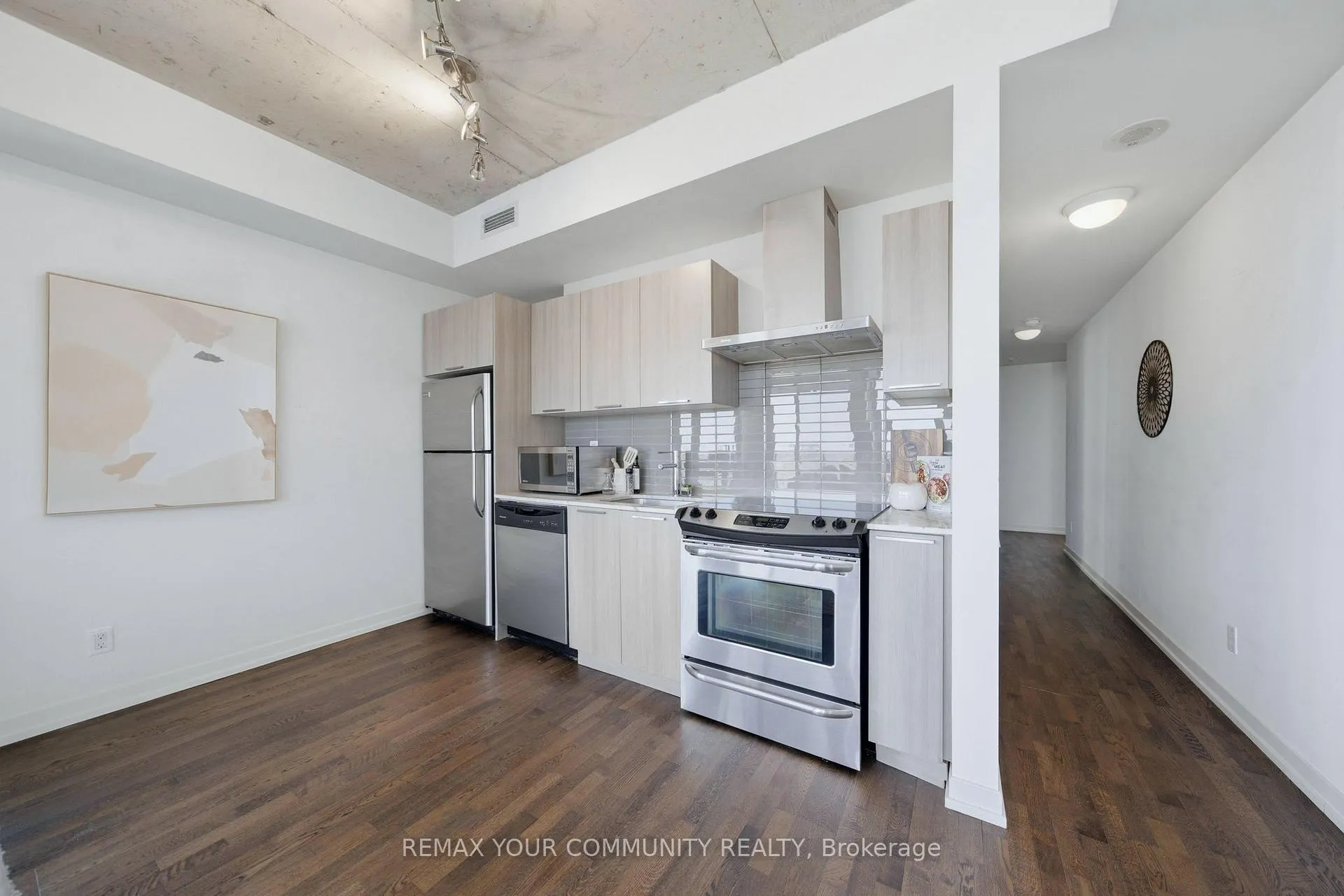 Photo 8 of Unit 1307, 95 Bathurst Street, Toronto, Waterfront Communities — HOMEH