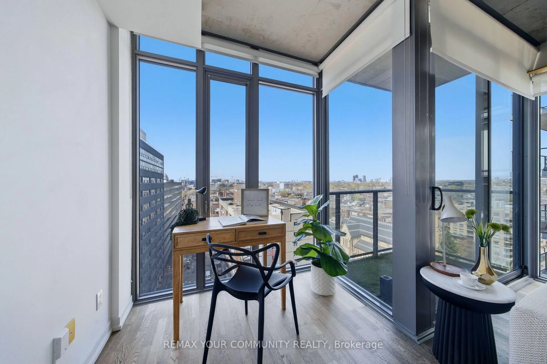 Photo 9 of Unit 1307, 95 Bathurst Street, Toronto, Waterfront Communities — HOMEH