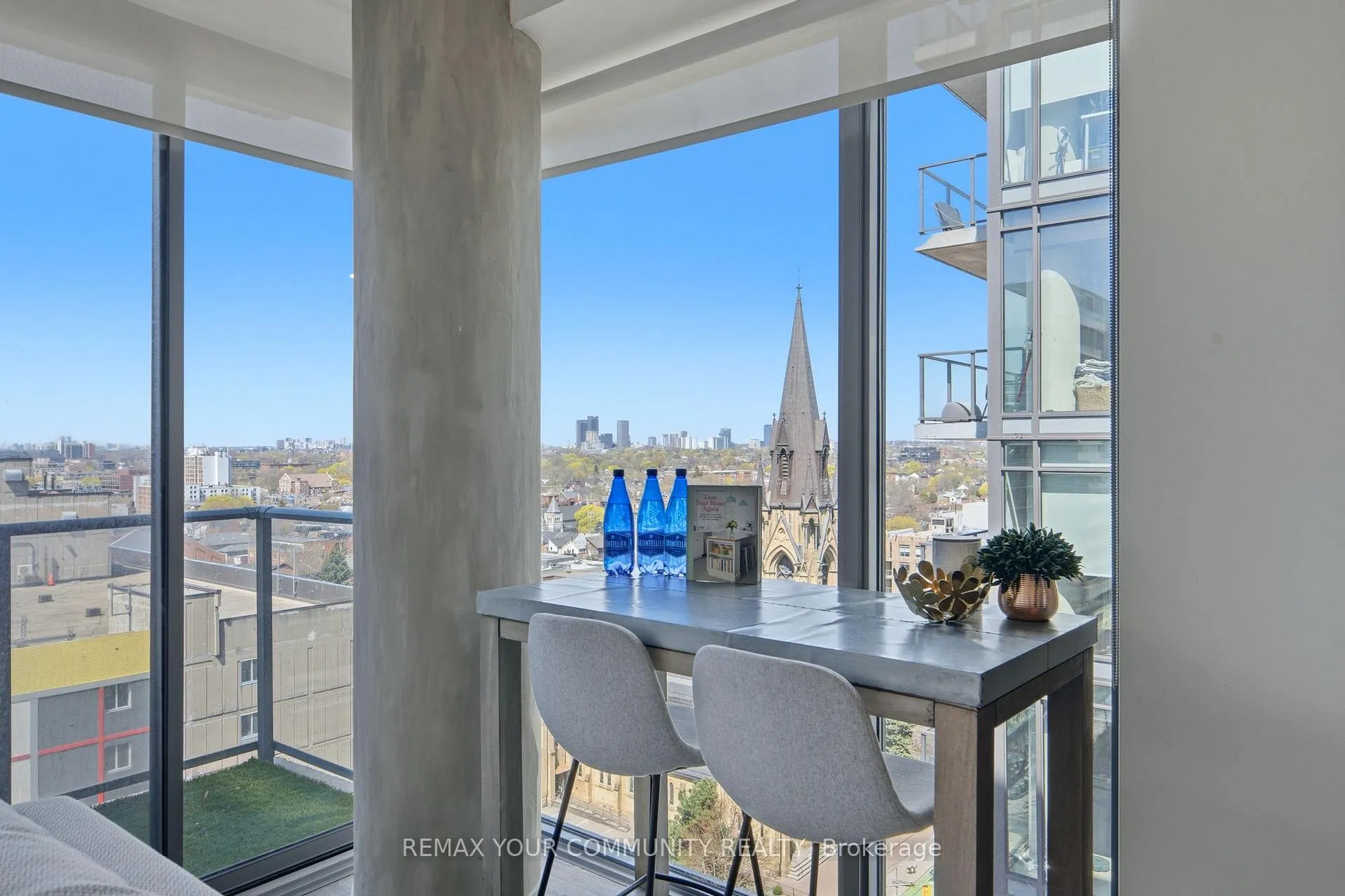 Photo 10 of Unit 1307, 95 Bathurst Street, Toronto, Waterfront Communities — HOMEH