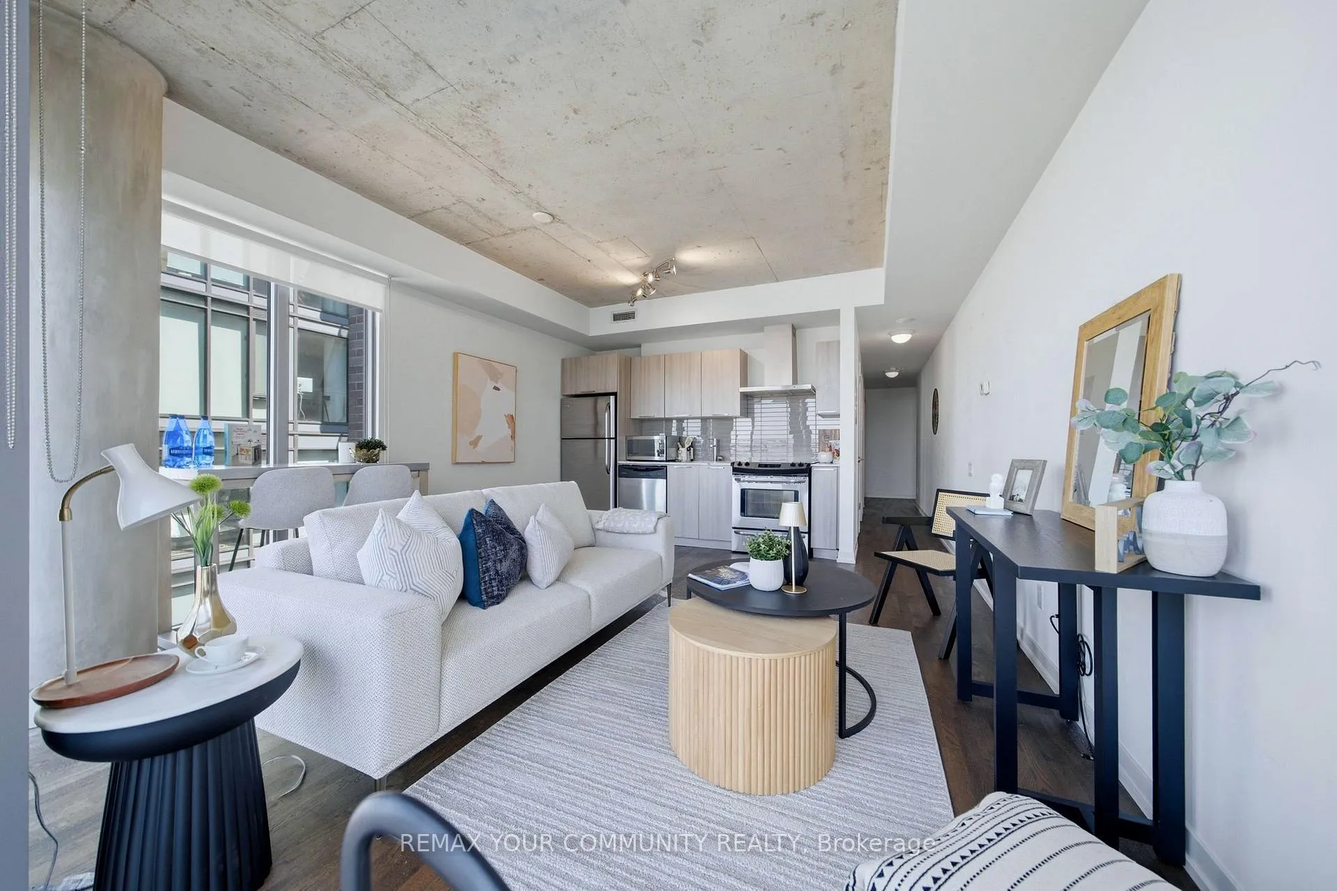 Photo 11 of Unit 1307, 95 Bathurst Street, Toronto, Waterfront Communities — HOMEH