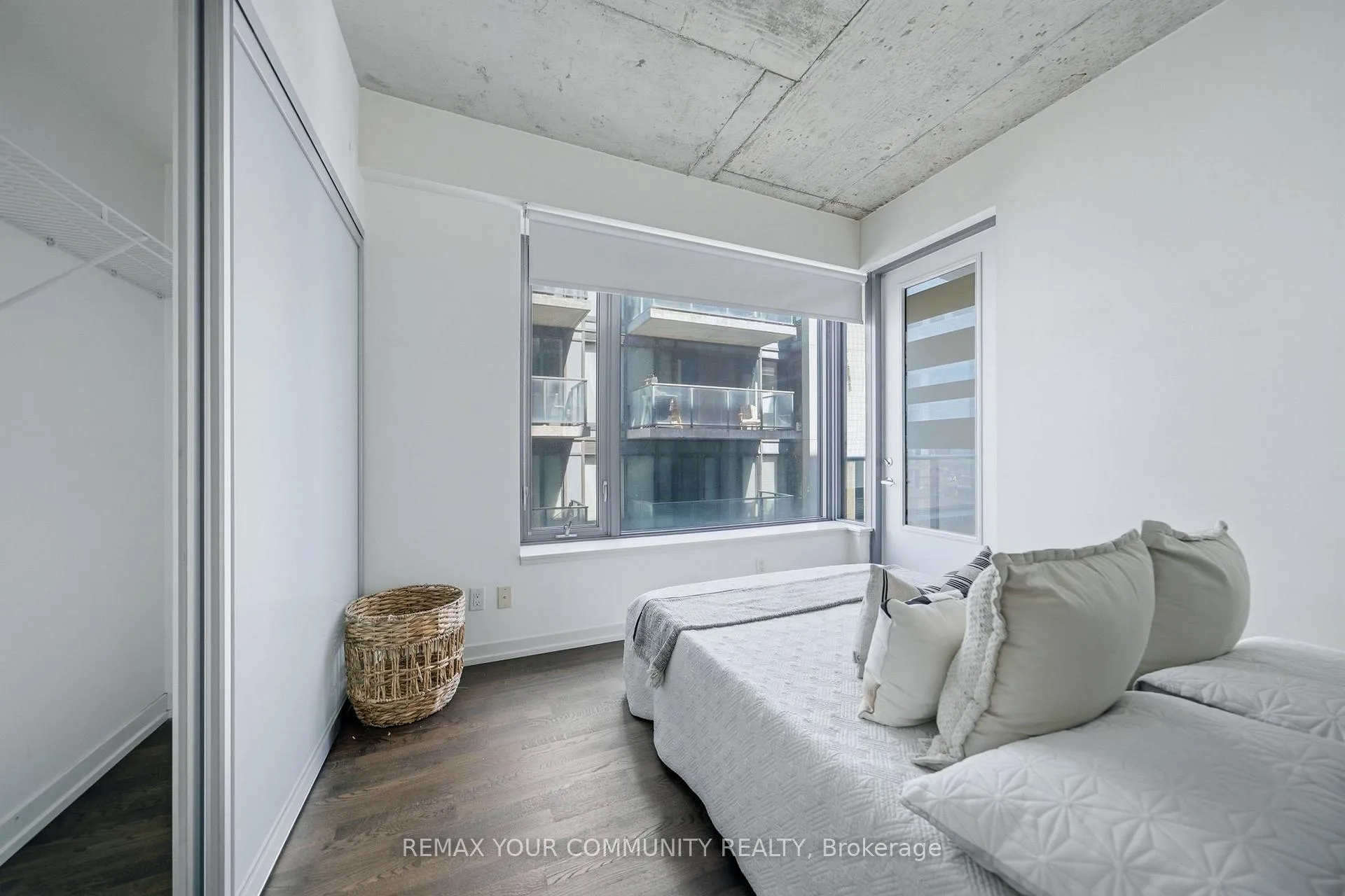 Photo 12 of Unit 1307, 95 Bathurst Street, Toronto, Waterfront Communities — HOMEH