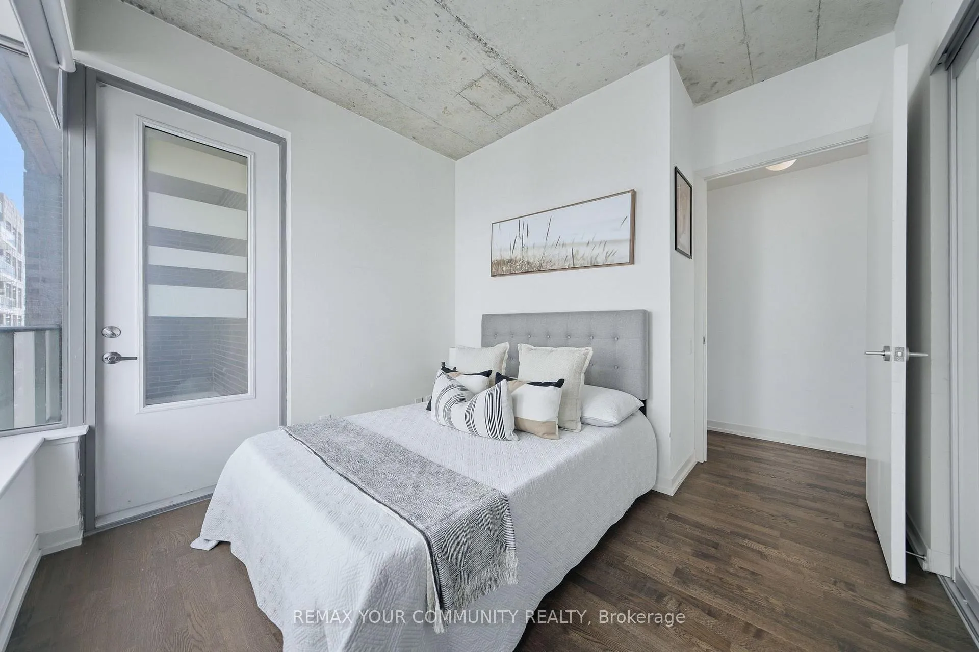 Photo 13 of Unit 1307, 95 Bathurst Street, Toronto, Waterfront Communities — HOMEH