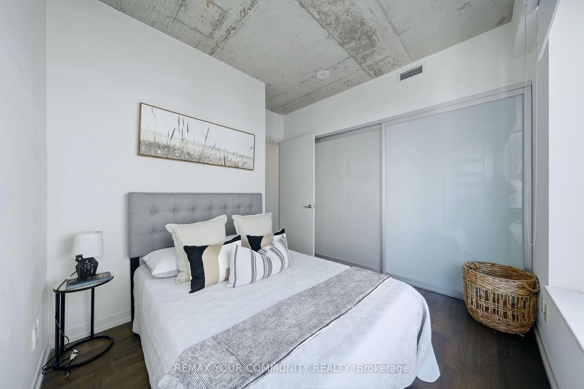 Photo 14 of Unit 1307, 95 Bathurst Street, Toronto, Waterfront Communities — HOMEH