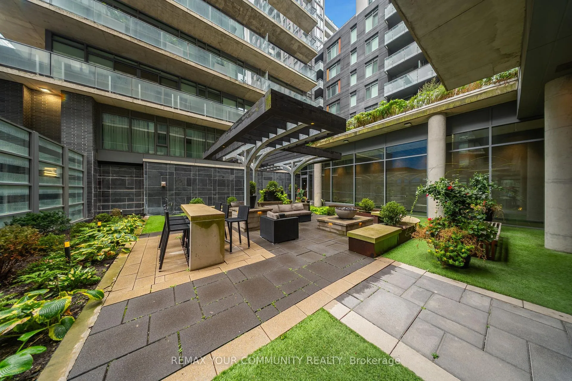 Photo 23 of Unit 1307, 95 Bathurst Street, Toronto, Waterfront Communities — HOMEH