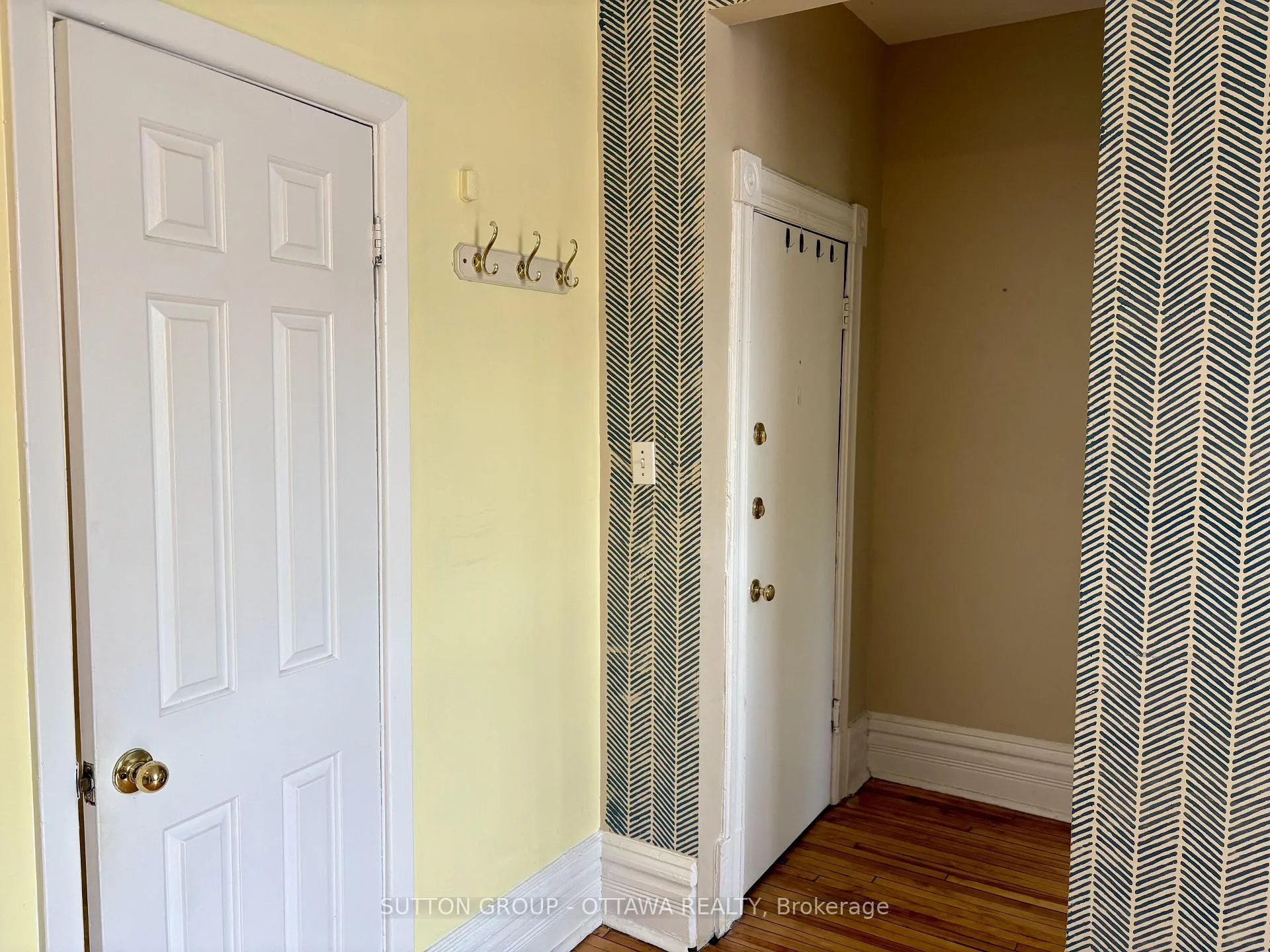 Photo 3 of Unit 2, 117 Strathcona Avenue, Ottawa, Glebe — HOMEH
