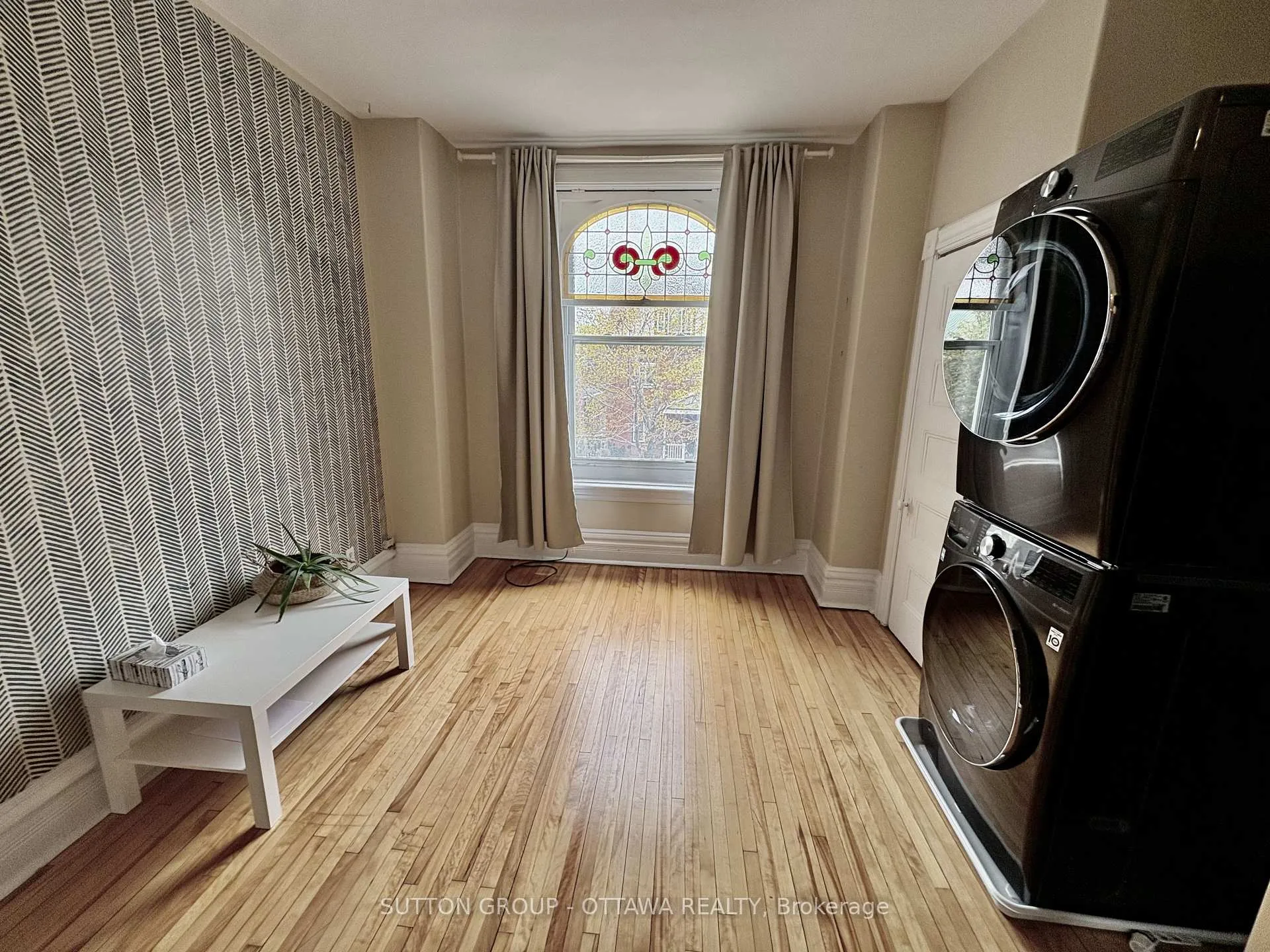 Photo 5 of Unit 2, 117 Strathcona Avenue, Ottawa, Glebe — HOMEH