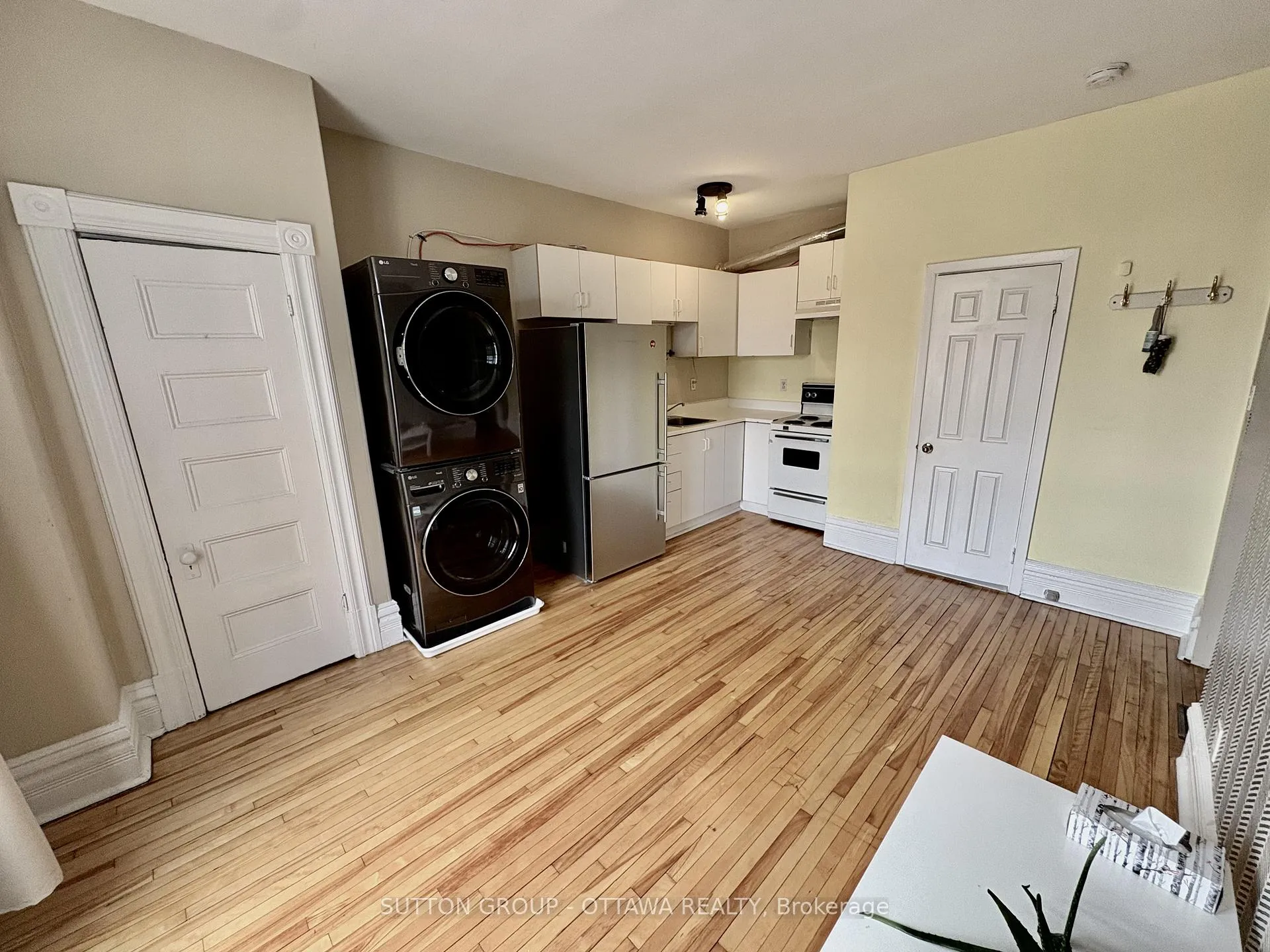 Photo 6 of Unit 2, 117 Strathcona Avenue, Ottawa, Glebe — HOMEH