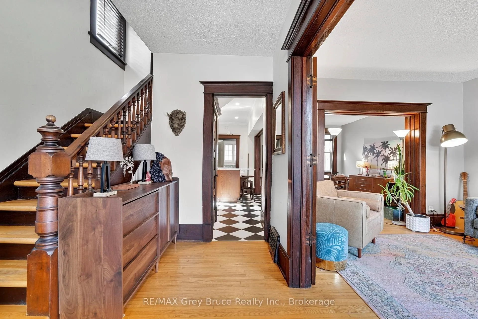 Photo 3 of 407 5th Street E, Owen Sound — HOMEH