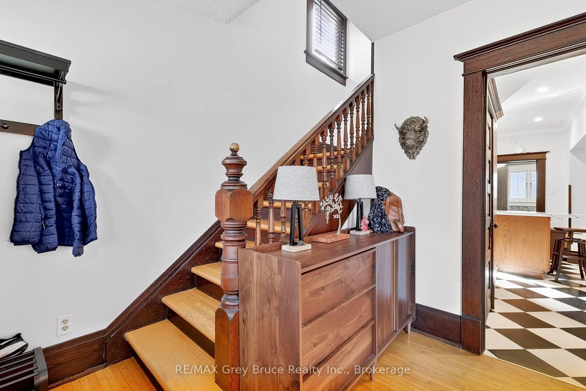 Photo 4 of 407 5th Street E, Owen Sound — HOMEH