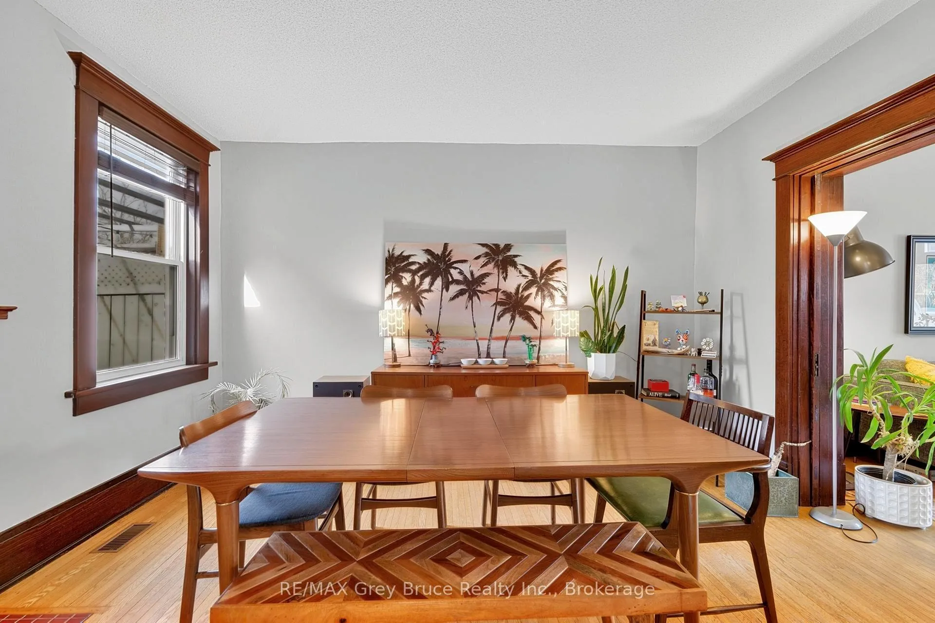 Photo 10 of 407 5th Street E, Owen Sound — HOMEH