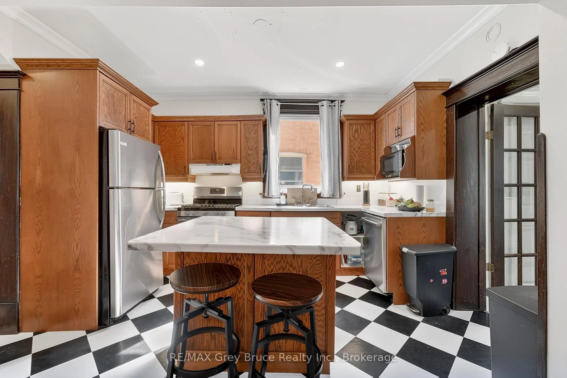 Photo 12 of 407 5th Street E, Owen Sound — HOMEH