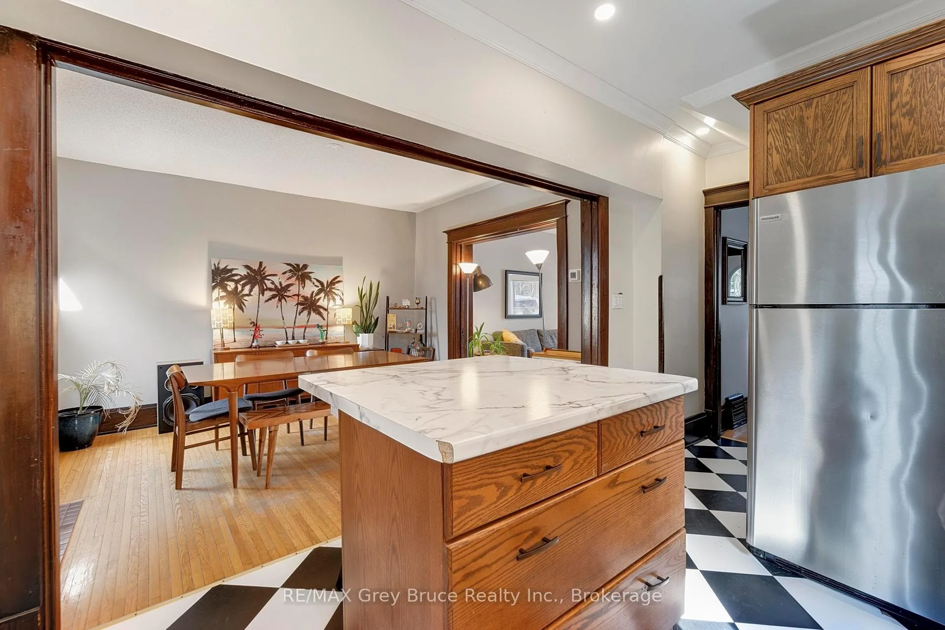 Photo 14 of 407 5th Street E, Owen Sound — HOMEH