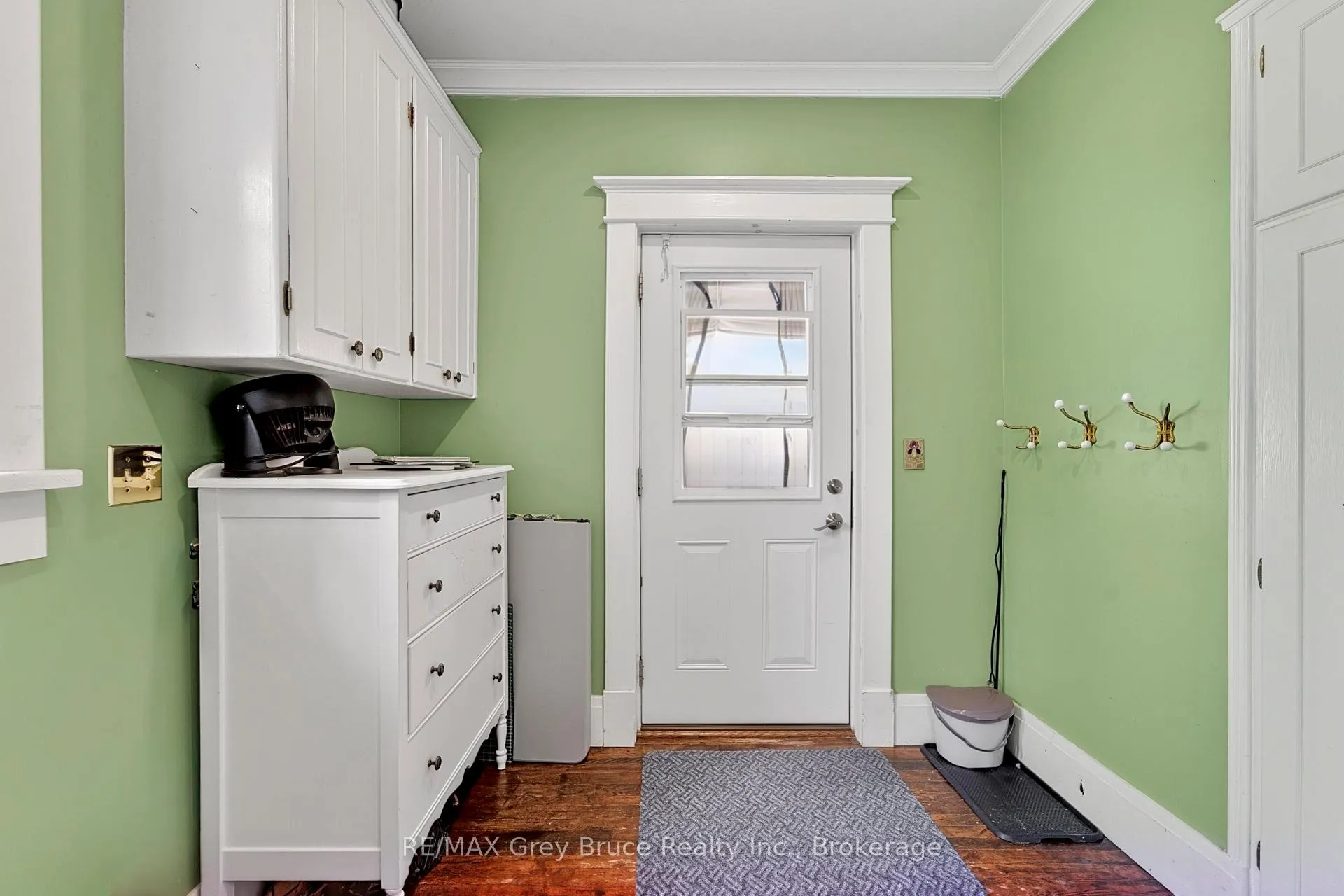 Photo 17 of 407 5th Street E, Owen Sound — HOMEH