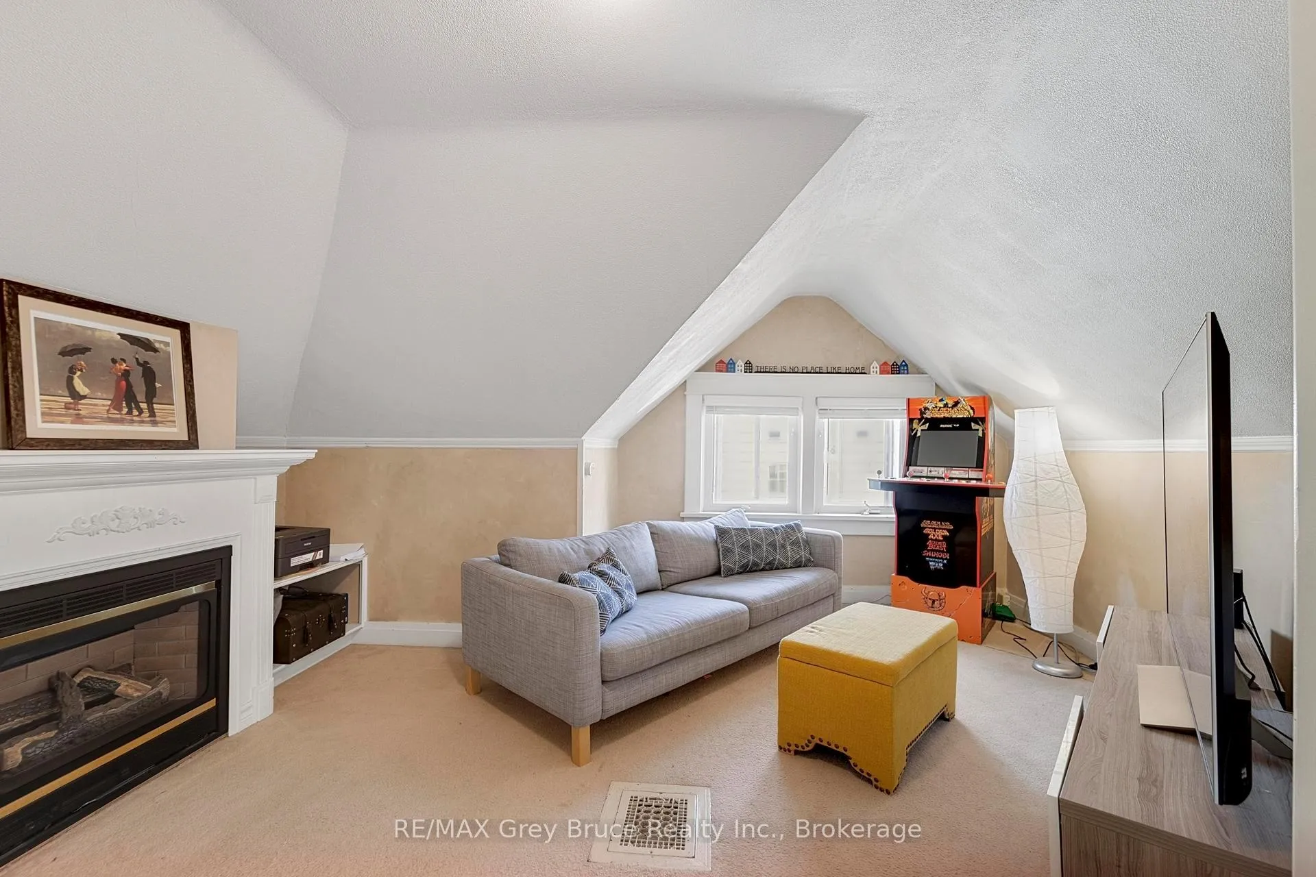 Photo 28 of 407 5th Street E, Owen Sound — HOMEH