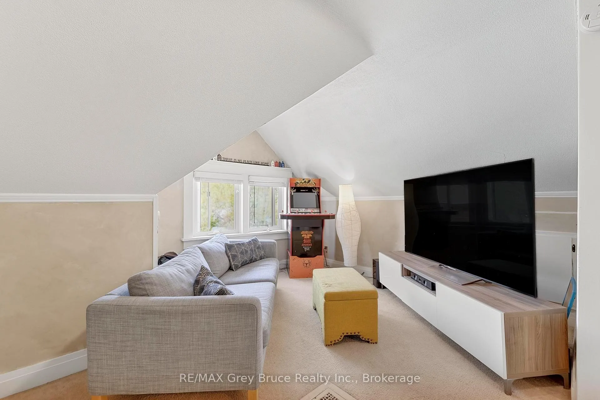 Photo 29 of 407 5th Street E, Owen Sound — HOMEH