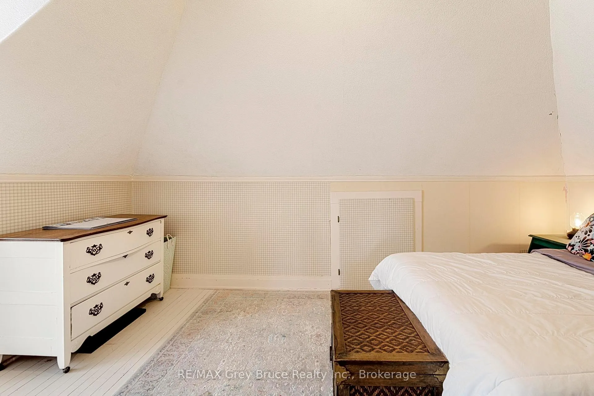 Photo 30 of 407 5th Street E, Owen Sound — HOMEH