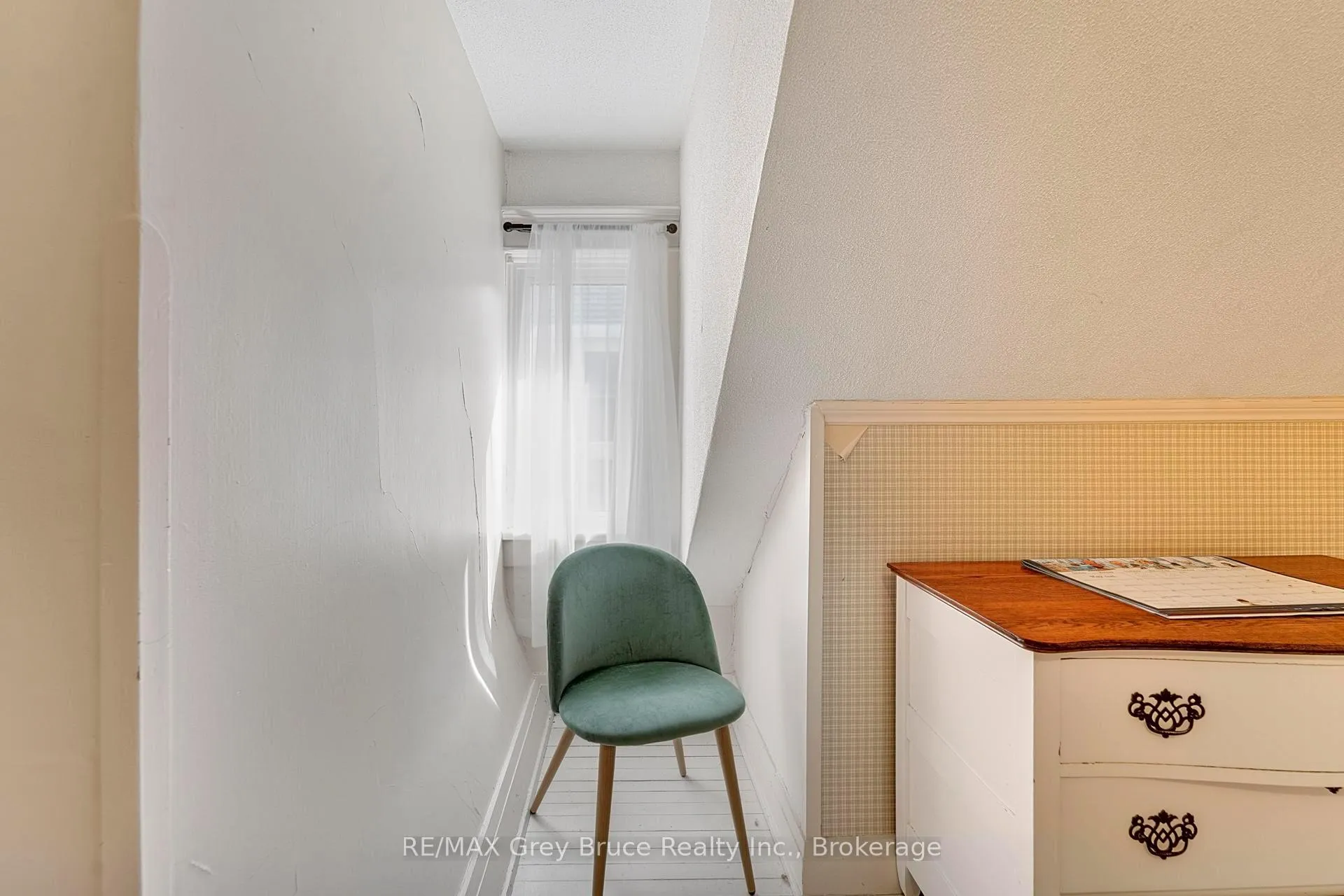 Photo 32 of 407 5th Street E, Owen Sound — HOMEH