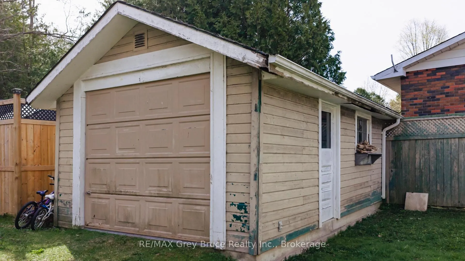 Photo 38 of 407 5th Street E, Owen Sound — HOMEH