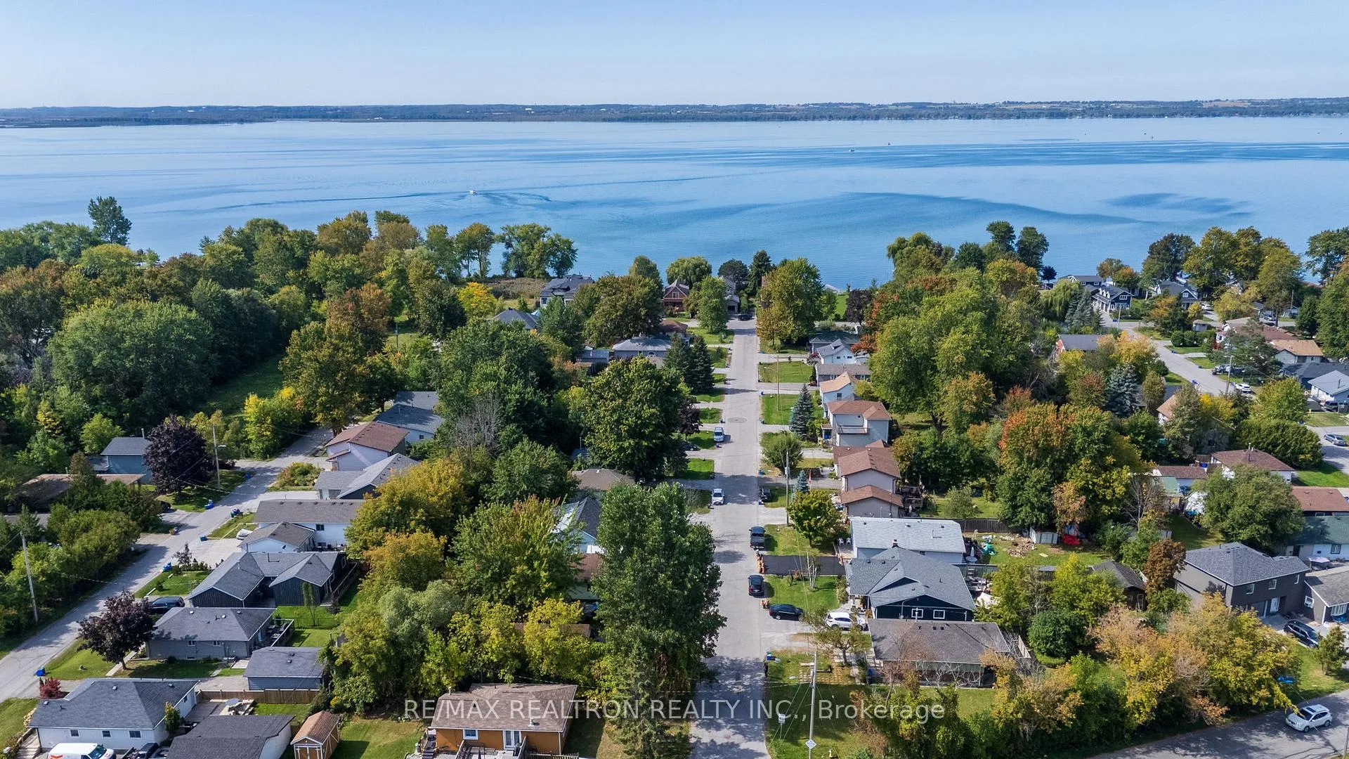 Photo 4 of 183 Beach Road, Georgina, Keswick North — HOMEH