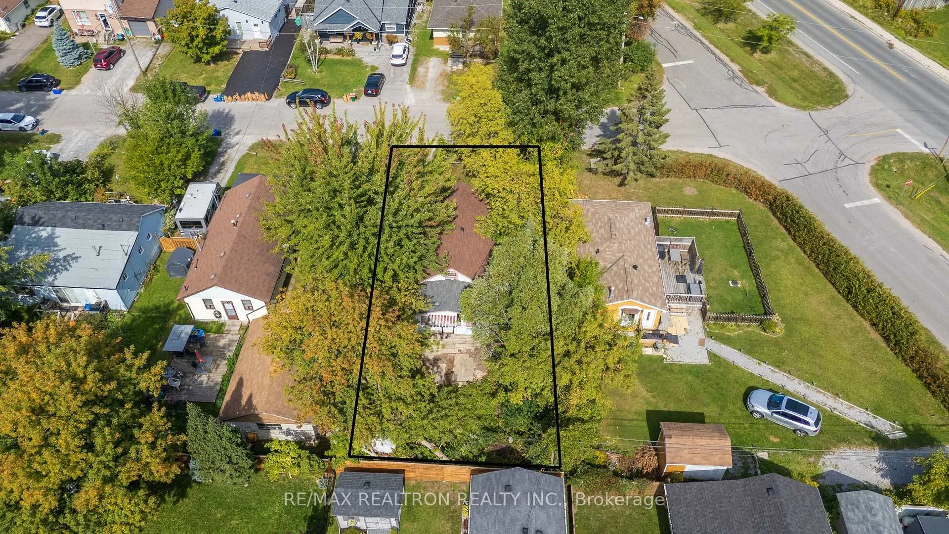 Photo 11 of 183 Beach Road, Georgina, Keswick North — HOMEH